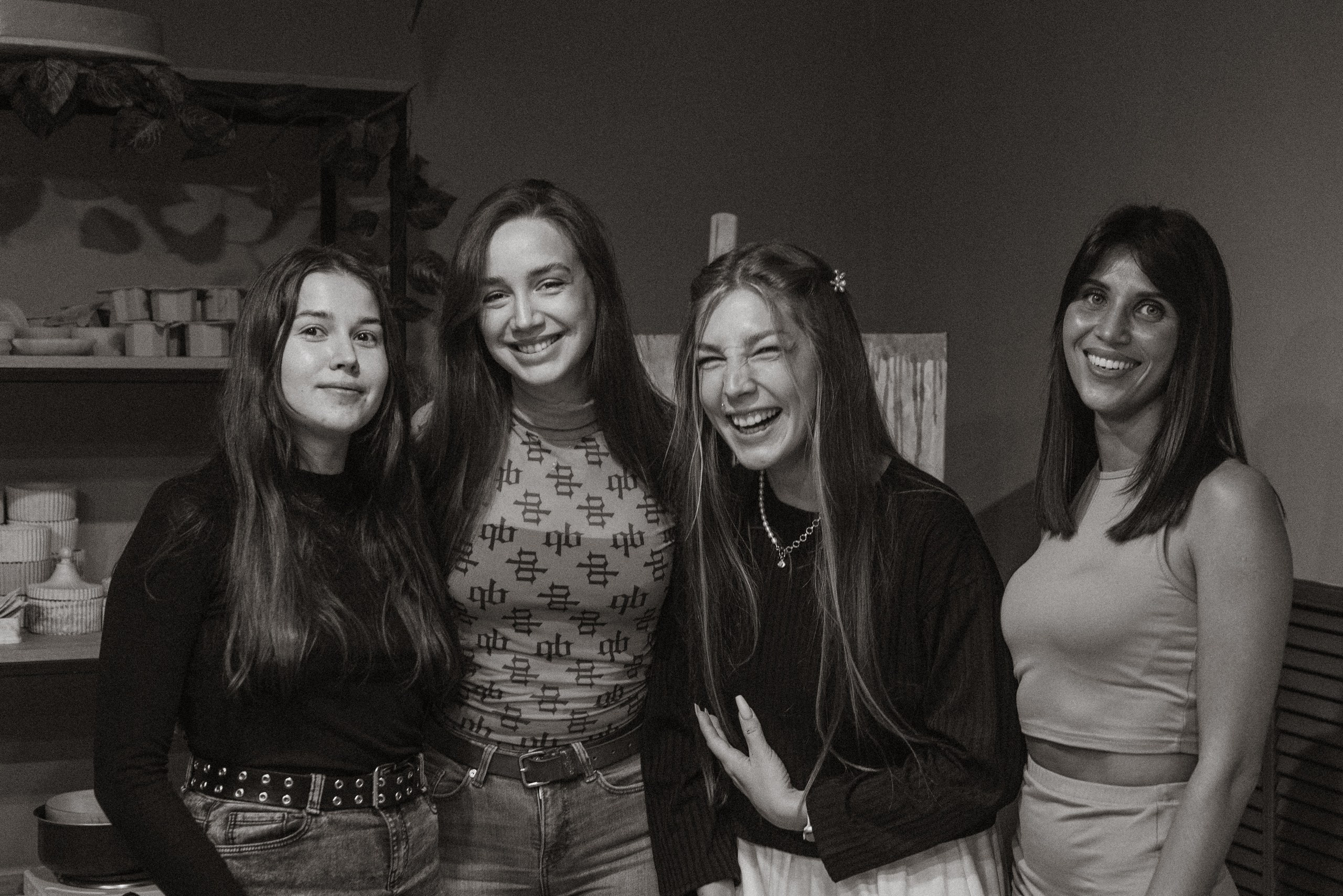 Празднование дня рождения Элины в студии AROMALAGE — уют и творчество