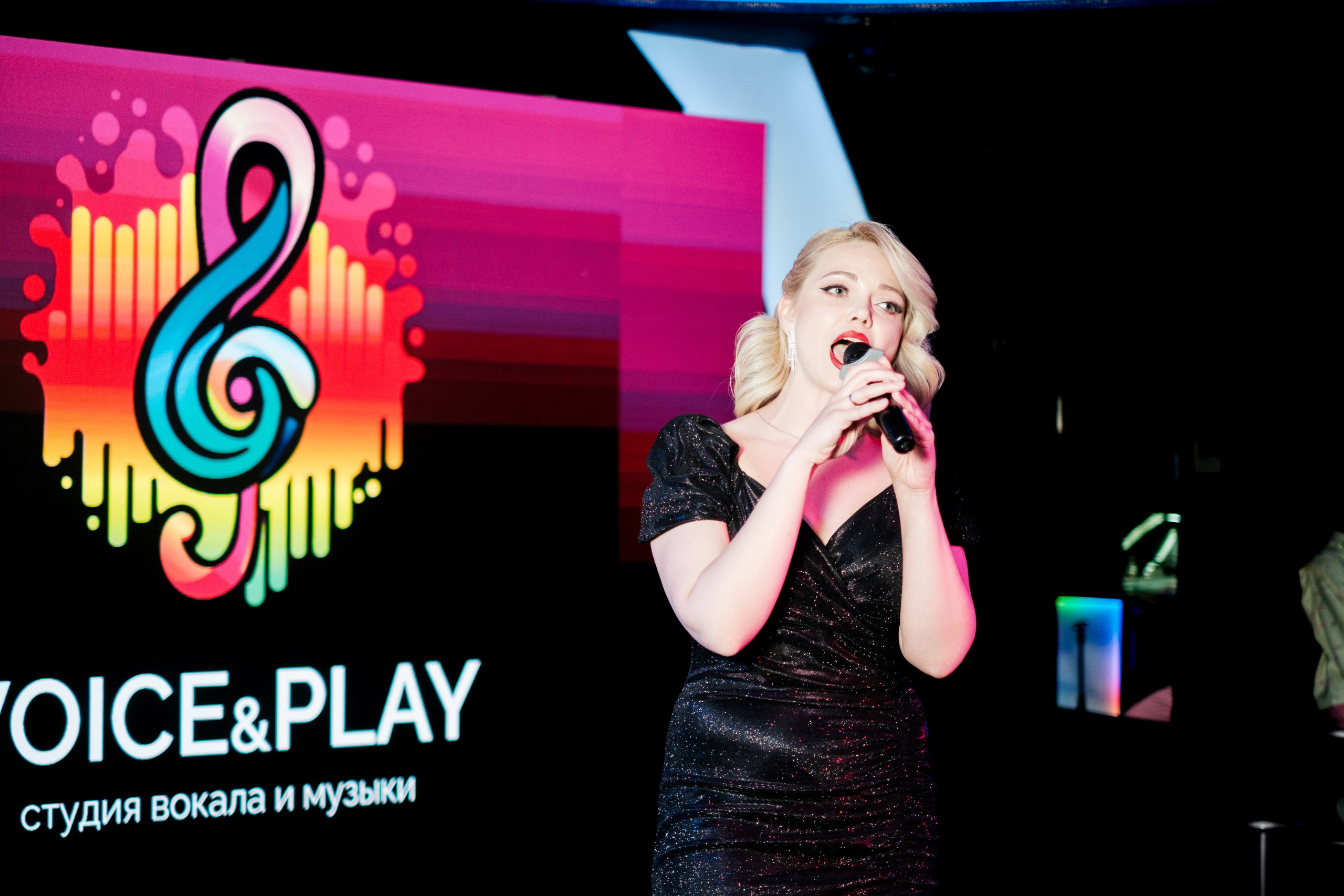 Voice&Play | караоке-бар ГОСТИ. Свадебный и репортажной фотограф Денис Ожигин в Краснодаре и Краснодарском крае