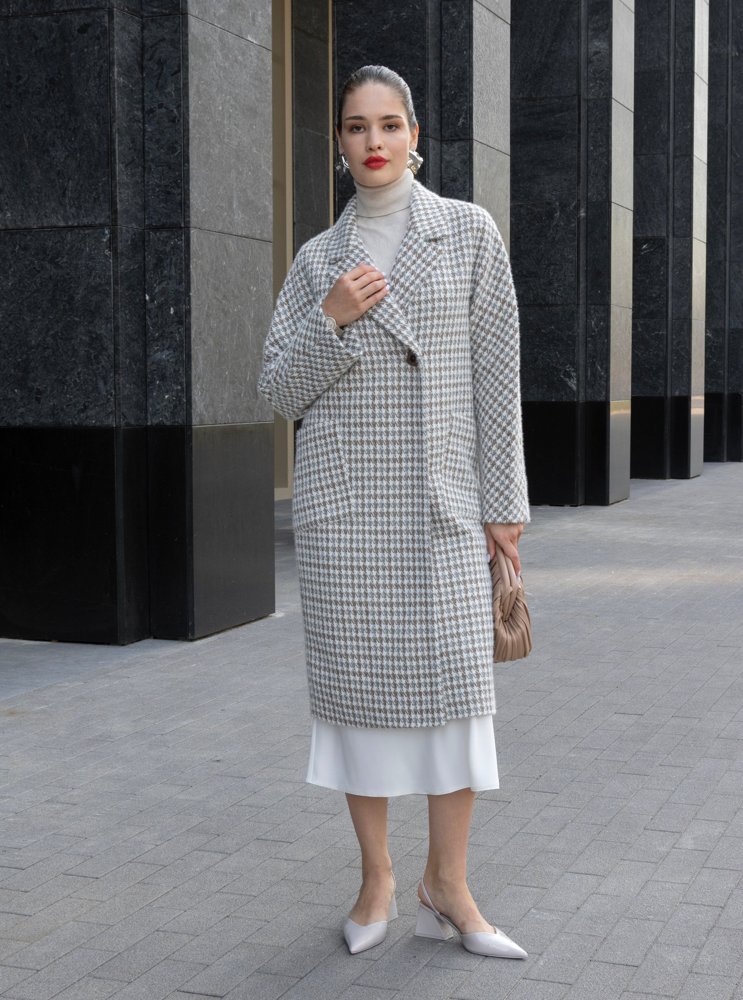 Пальто СТРИТ. Фотостудия для Wildberries Ozon