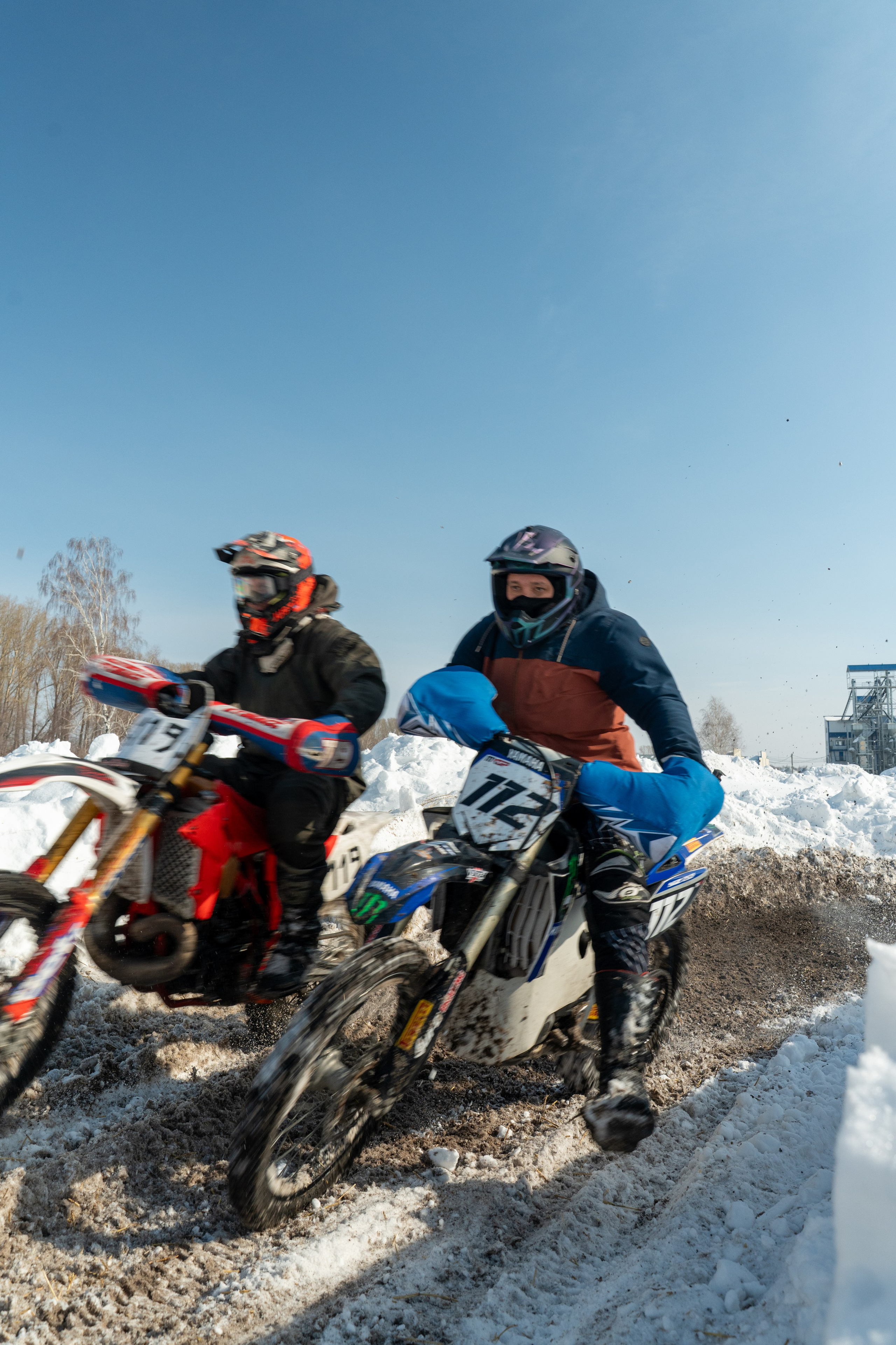 Мотокросс, закрытие зимнего сезона. Фотограф Артем Ларионов