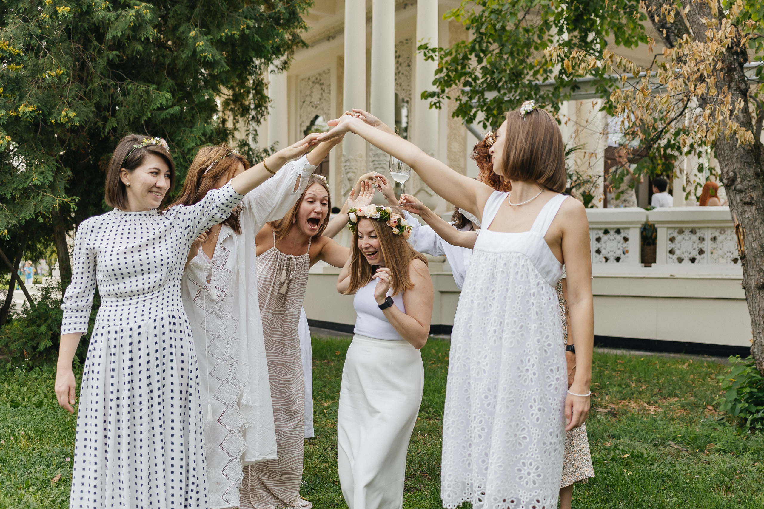 Девичник на ВДНХ в подарок от подруг. Фотограф Москва, Балашиха, МО. Свадьбы, репортажи, контент, портреты