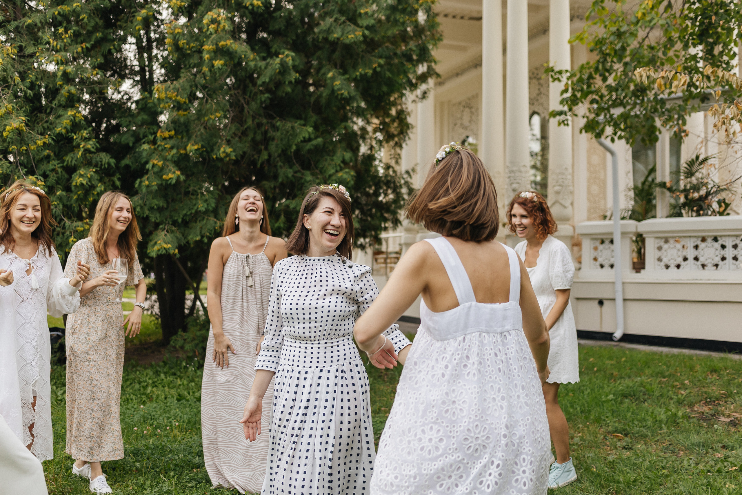 Девичник на ВДНХ в подарок от подруг. Фотограф Москва, Балашиха, МО. Свадьбы, репортажи, контент, портреты