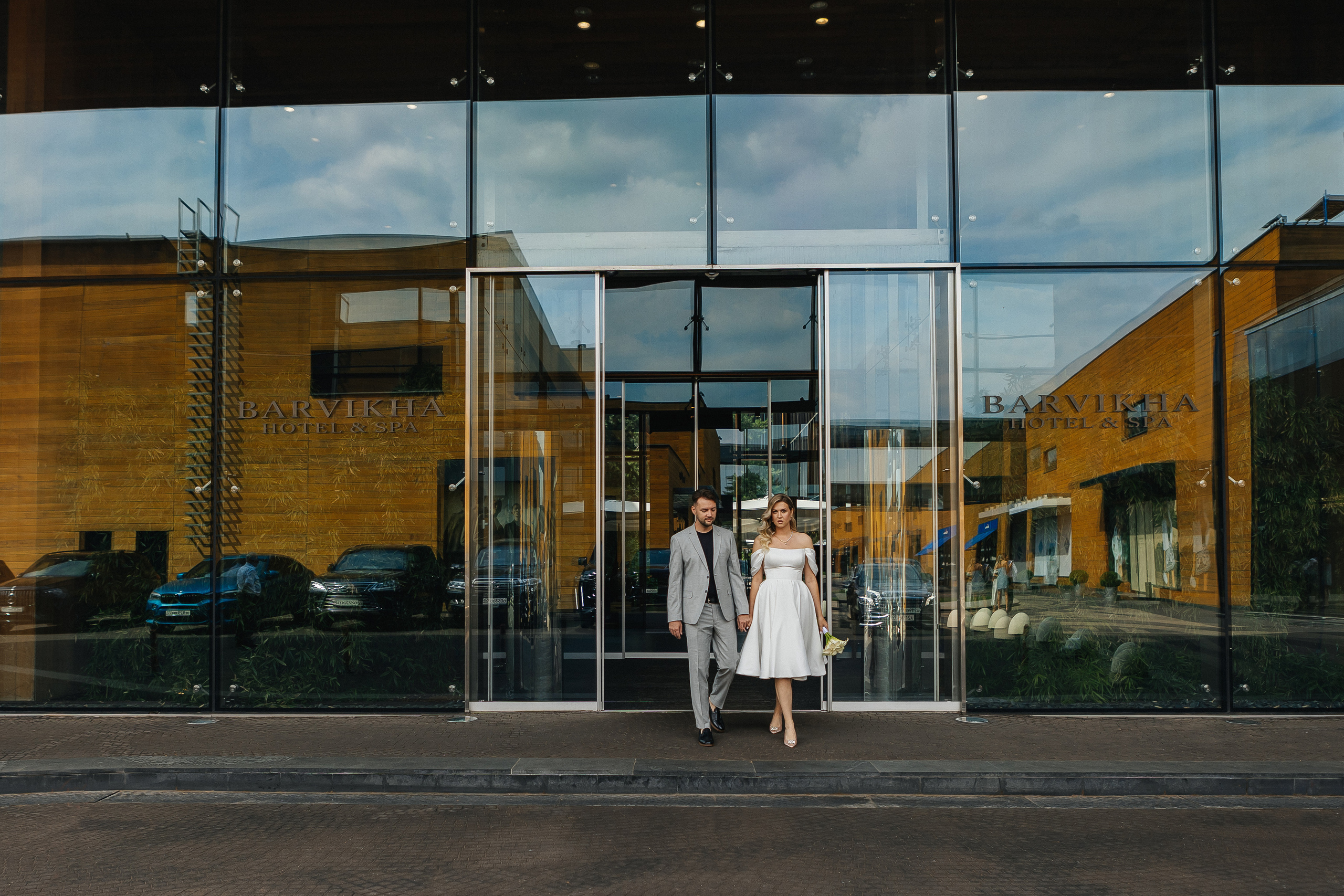 Регистрация и прогулка в Барвихе. Фотограф Москва, Балашиха, МО. Свадьбы, репортажи, контент, портреты