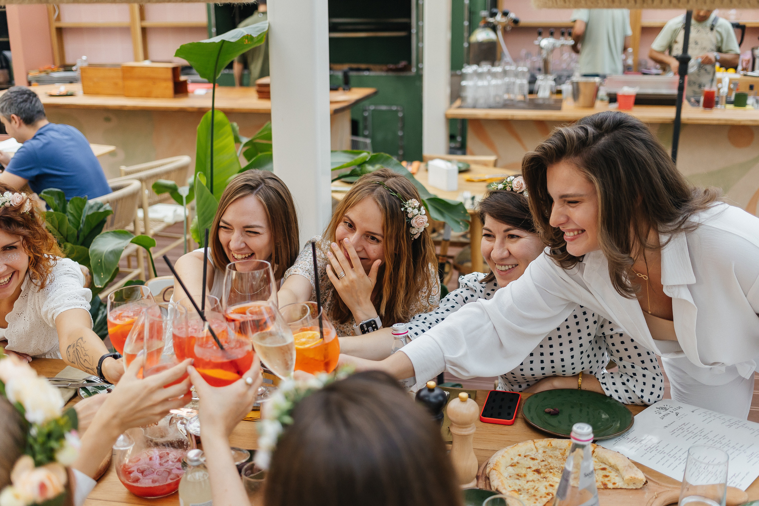 Девичник на ВДНХ в подарок от подруг. Фотограф Москва, Балашиха, МО. Свадьбы, репортажи, контент, портреты