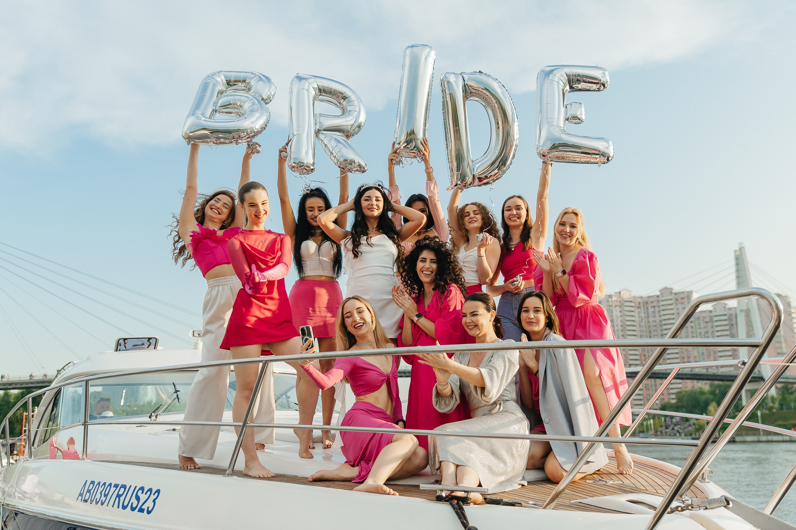 Девичник на яхте. Фотограф Москва, Балашиха, МО. Свадьбы, репортажи, контент, портреты