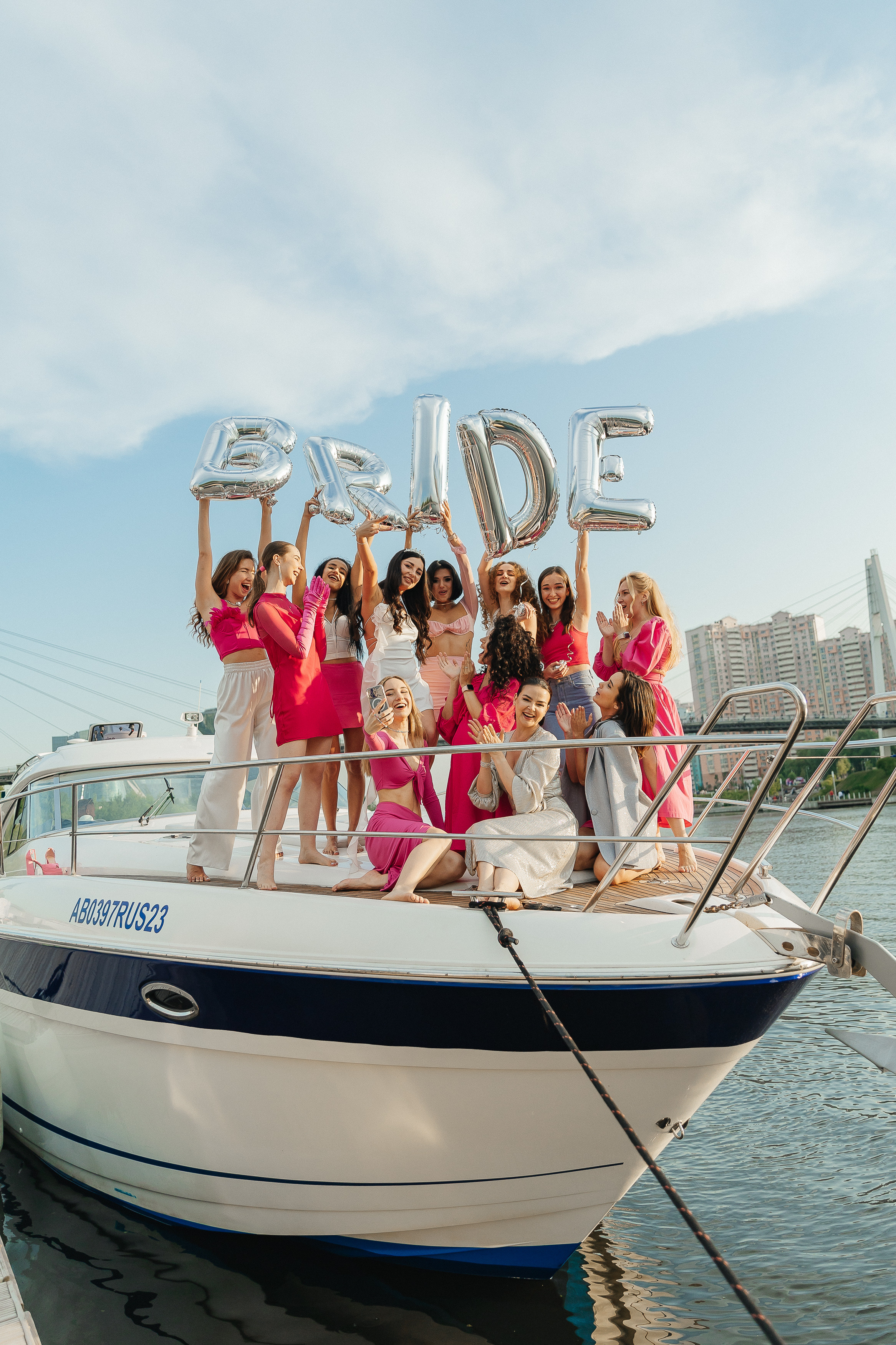 Девичник на яхте. Фотограф Москва, Балашиха, МО. Свадьбы, репортажи, контент, портреты