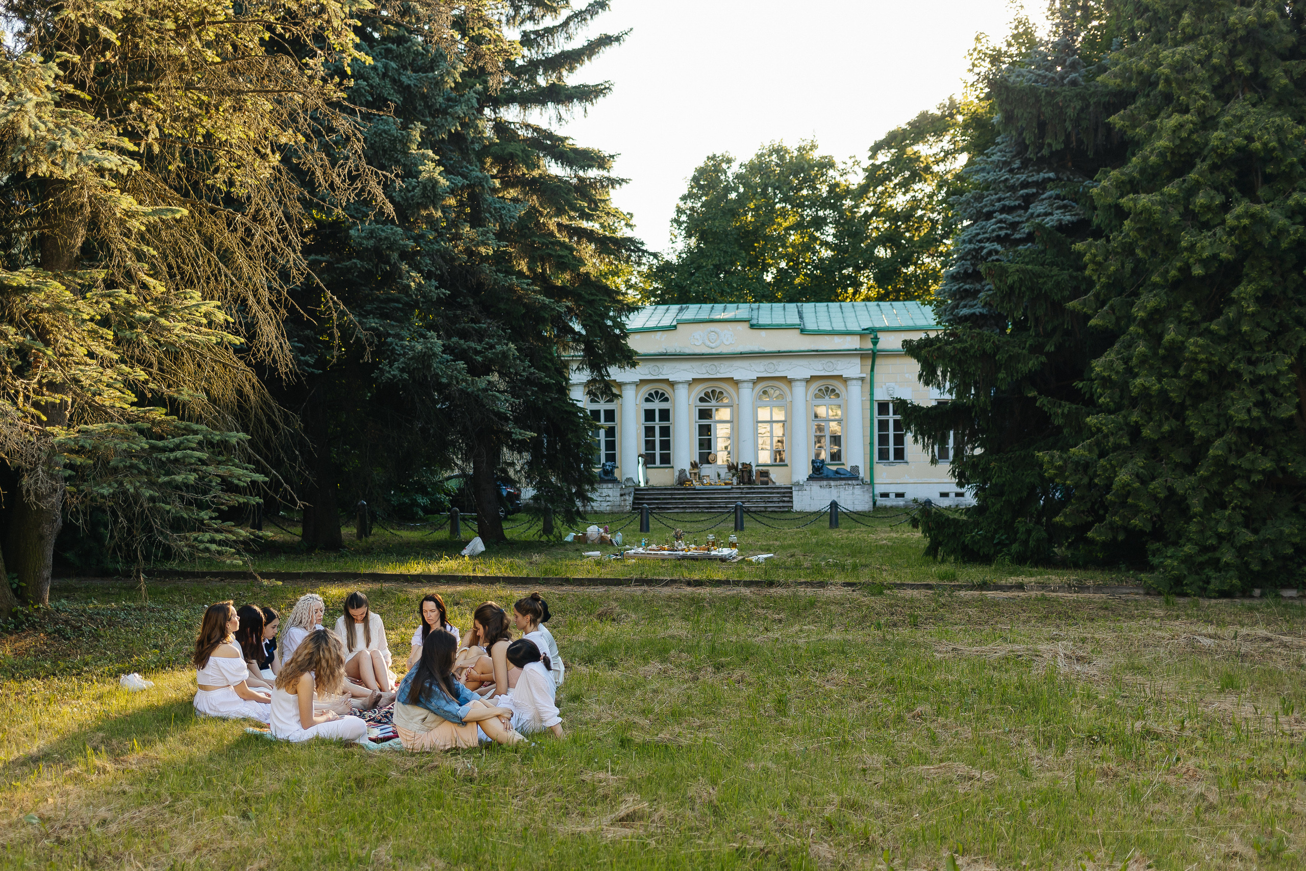 Девичник в усадьбе Голицыных в Москве. Фотограф Москва, Балашиха, МО. Свадьбы, репортажи, контент, портреты