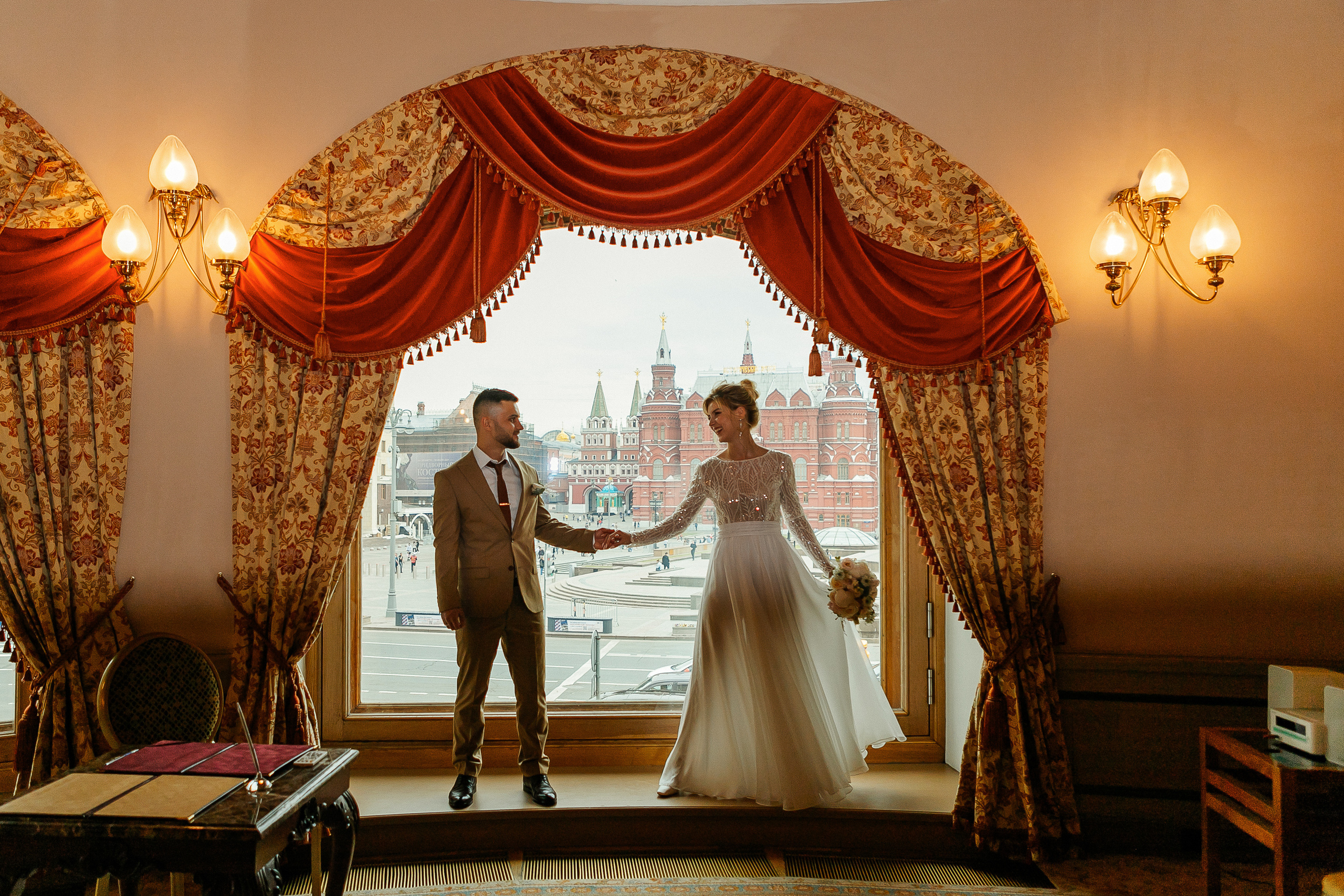 Регистрация в отеле «Националь». Фотограф Москва, Балашиха, МО. Свадьбы, репортажи, контент, портреты