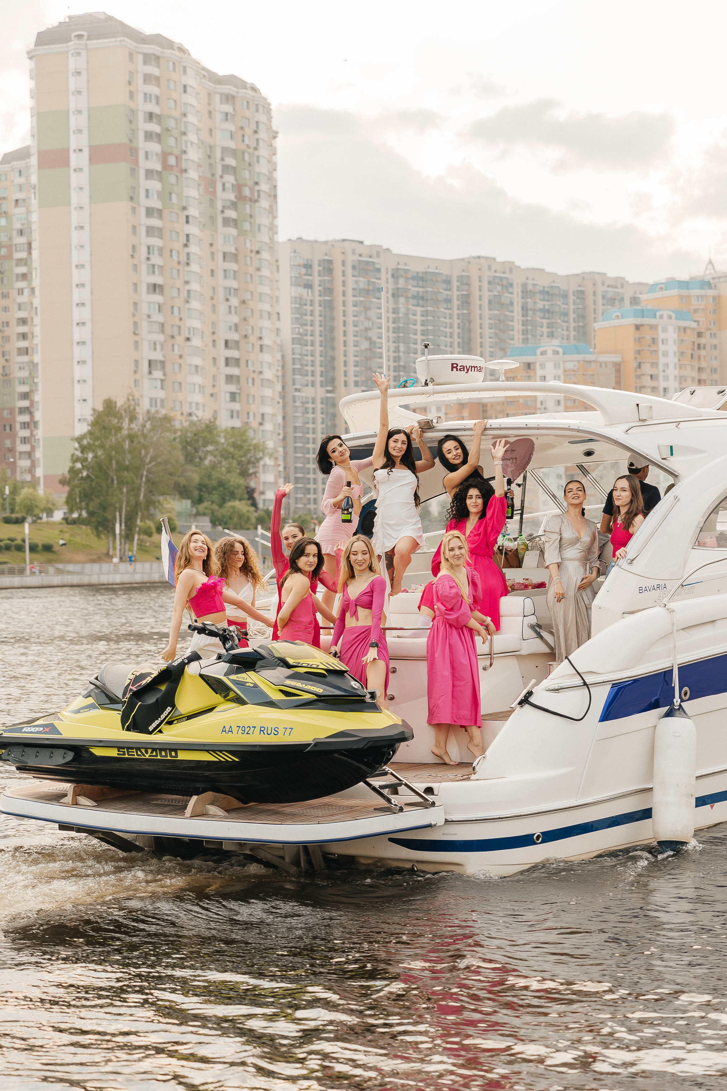 Девичник на яхте. Фотограф Москва, Балашиха, МО. Свадьбы, репортажи, контент, портреты