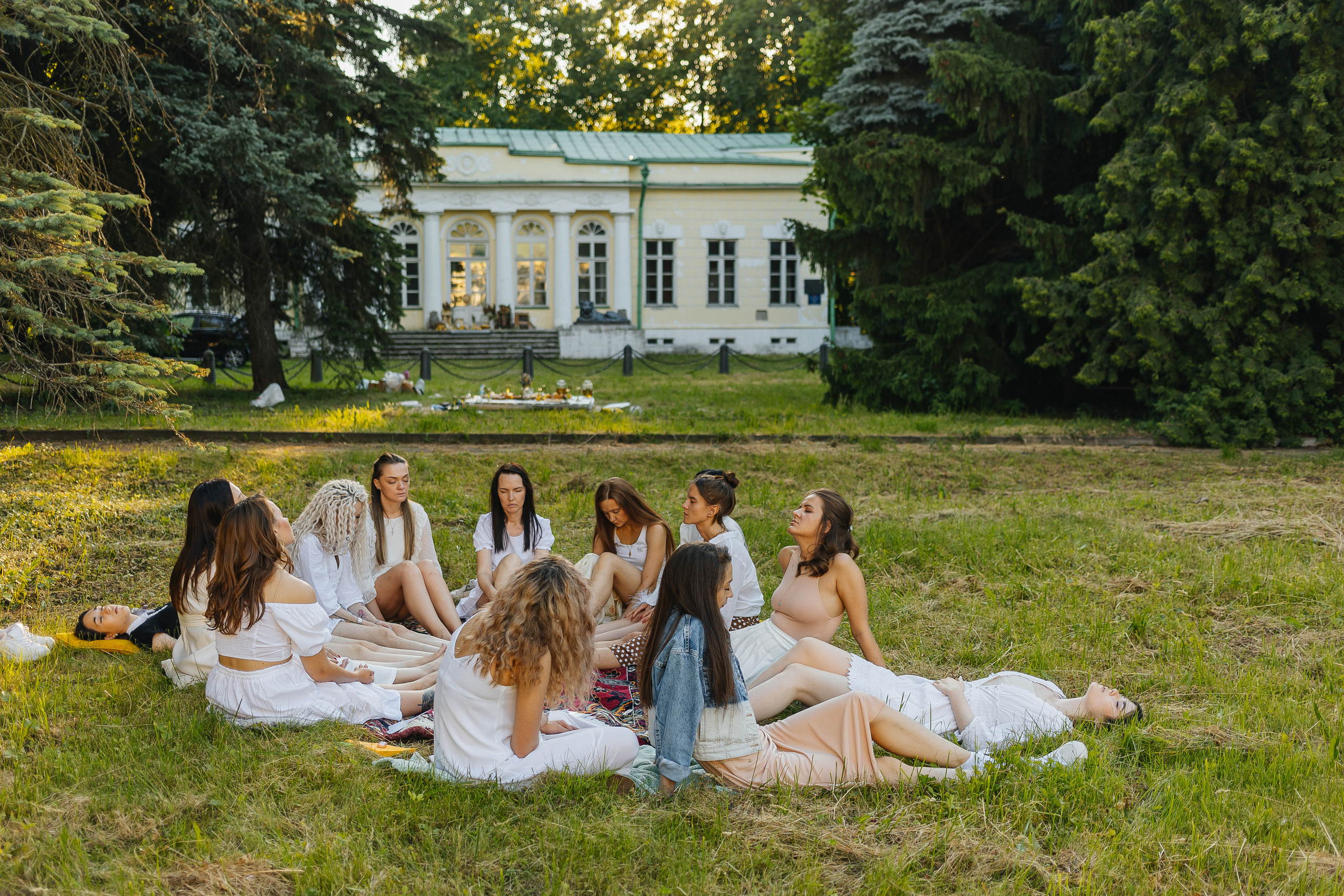 Девичник в усадьбе Голицыных в Москве. Фотограф Москва, Балашиха, МО. Свадьбы, репортажи, контент, портреты