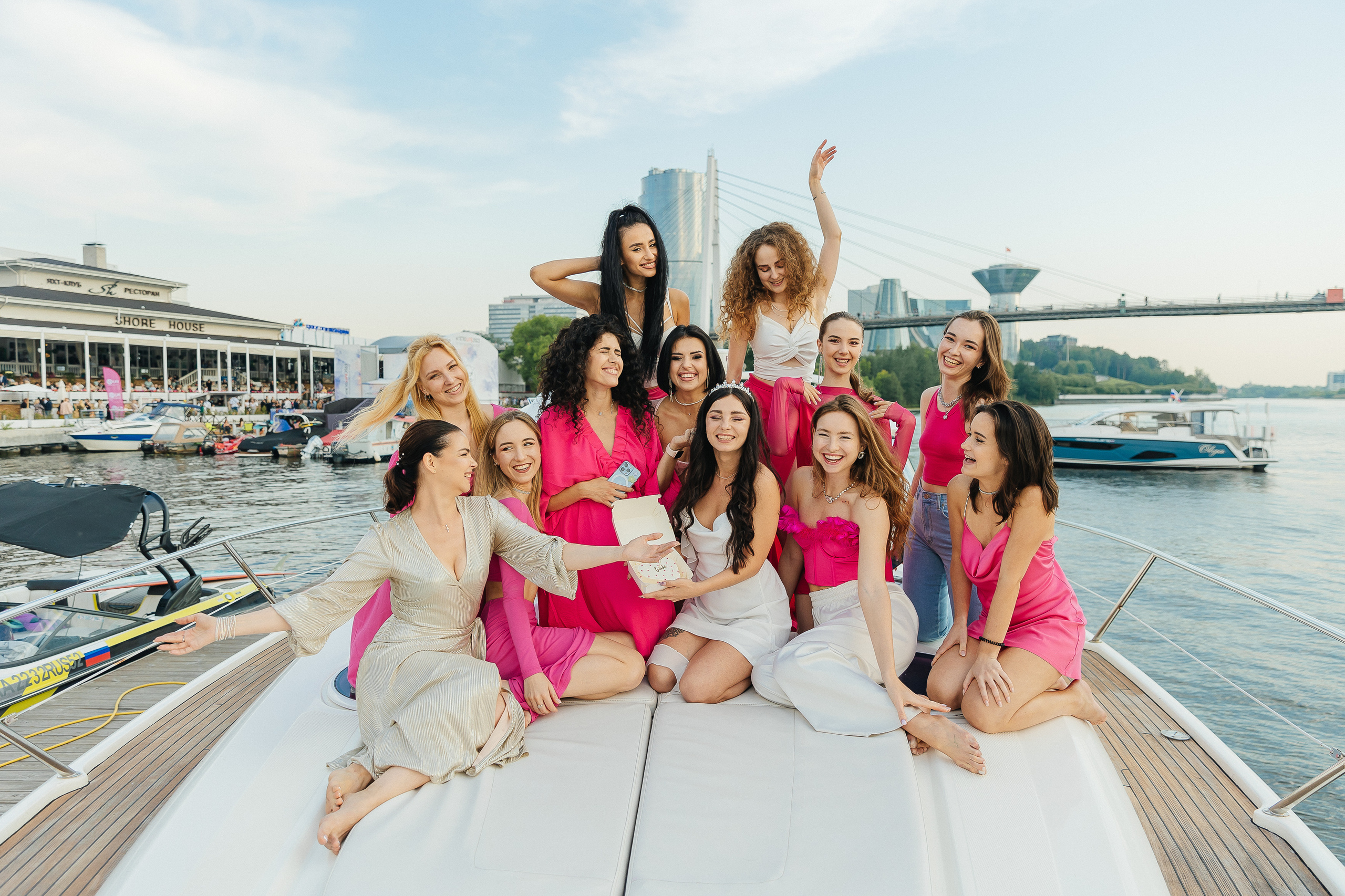 Девичник на яхте. Фотограф Москва, Балашиха, МО. Свадьбы, репортажи, контент, портреты