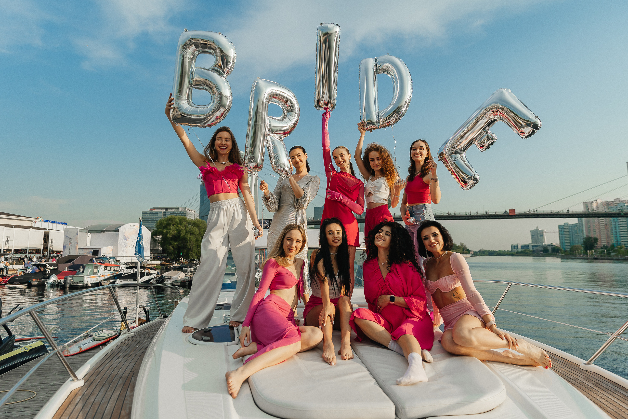 Девичник на яхте. Фотограф Москва, Балашиха, МО. Свадьбы, репортажи, контент, портреты