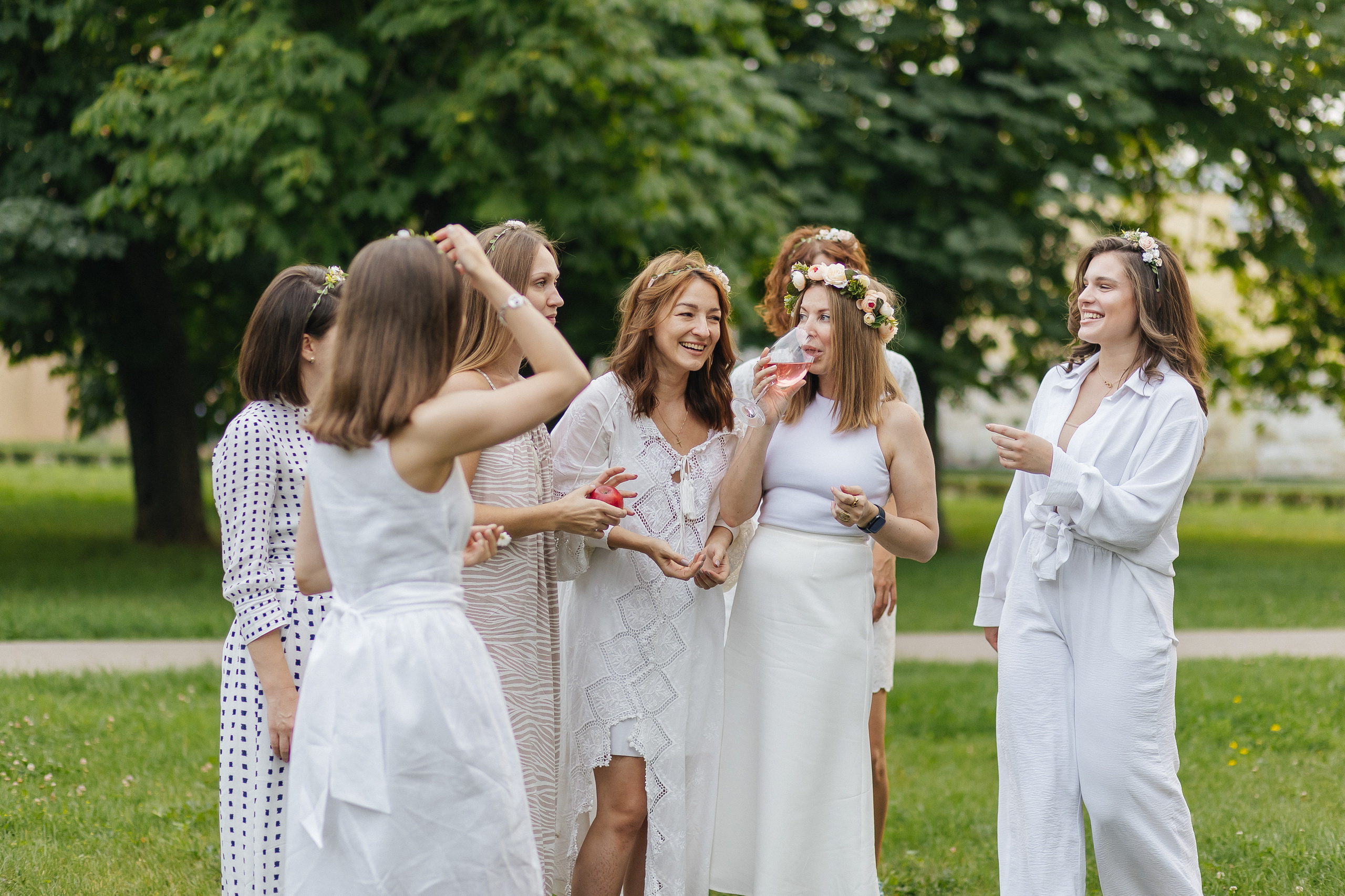 Девичник на ВДНХ в подарок от подруг. Фотограф Москва, Балашиха, МО. Свадьбы, репортажи, контент, портреты