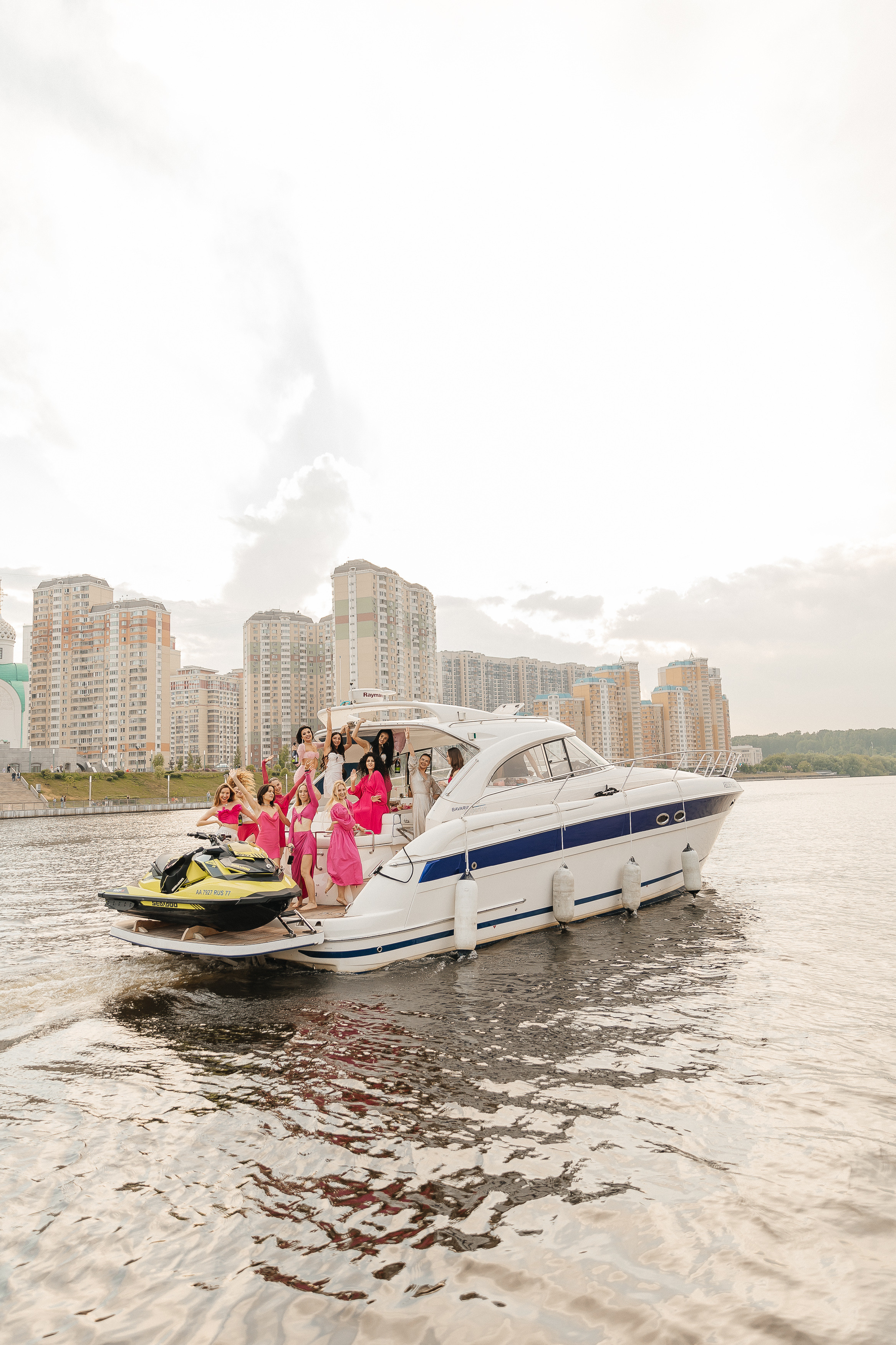 Девичник на яхте. Фотограф Москва, Балашиха, МО. Свадьбы, репортажи, контент, портреты