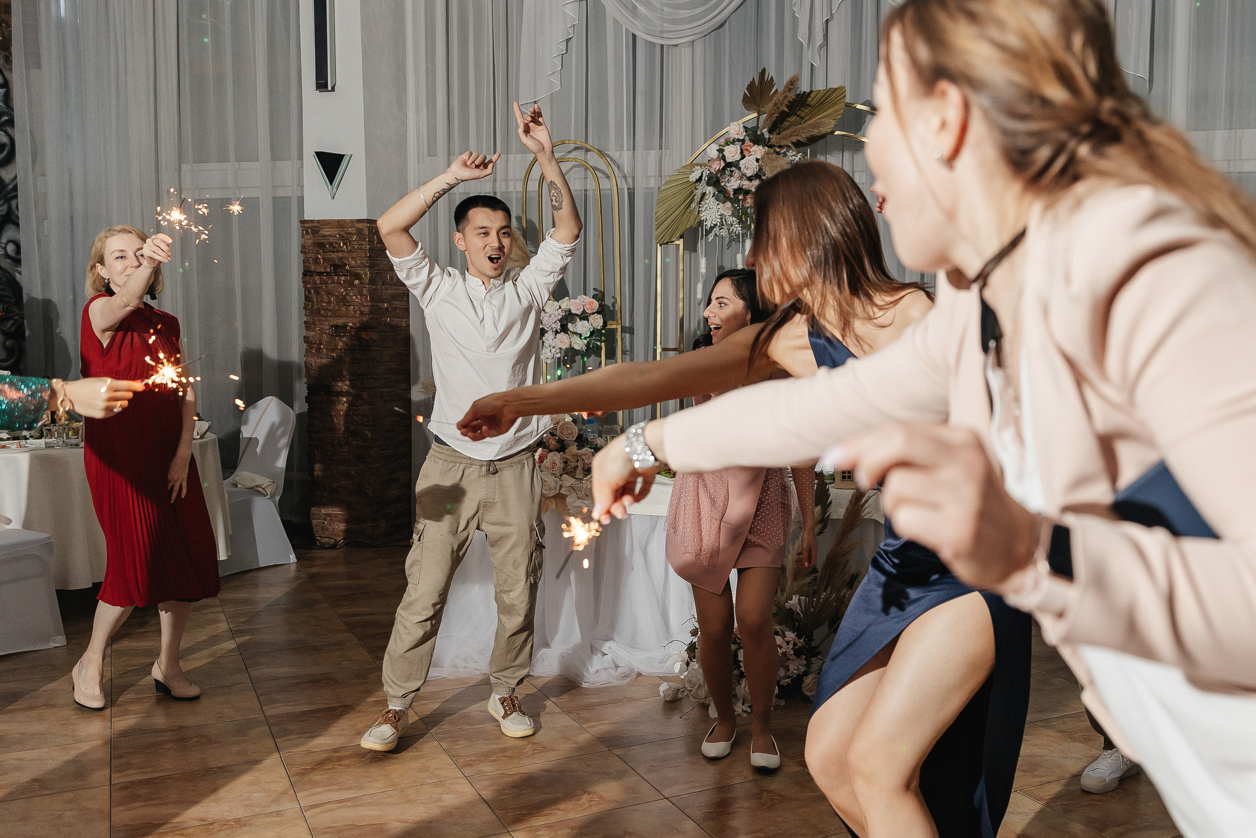 Свадебный банкет в загородном клубе Дольче. Фотограф Москва, Балашиха, МО. Свадьбы, репортажи, контент, портреты