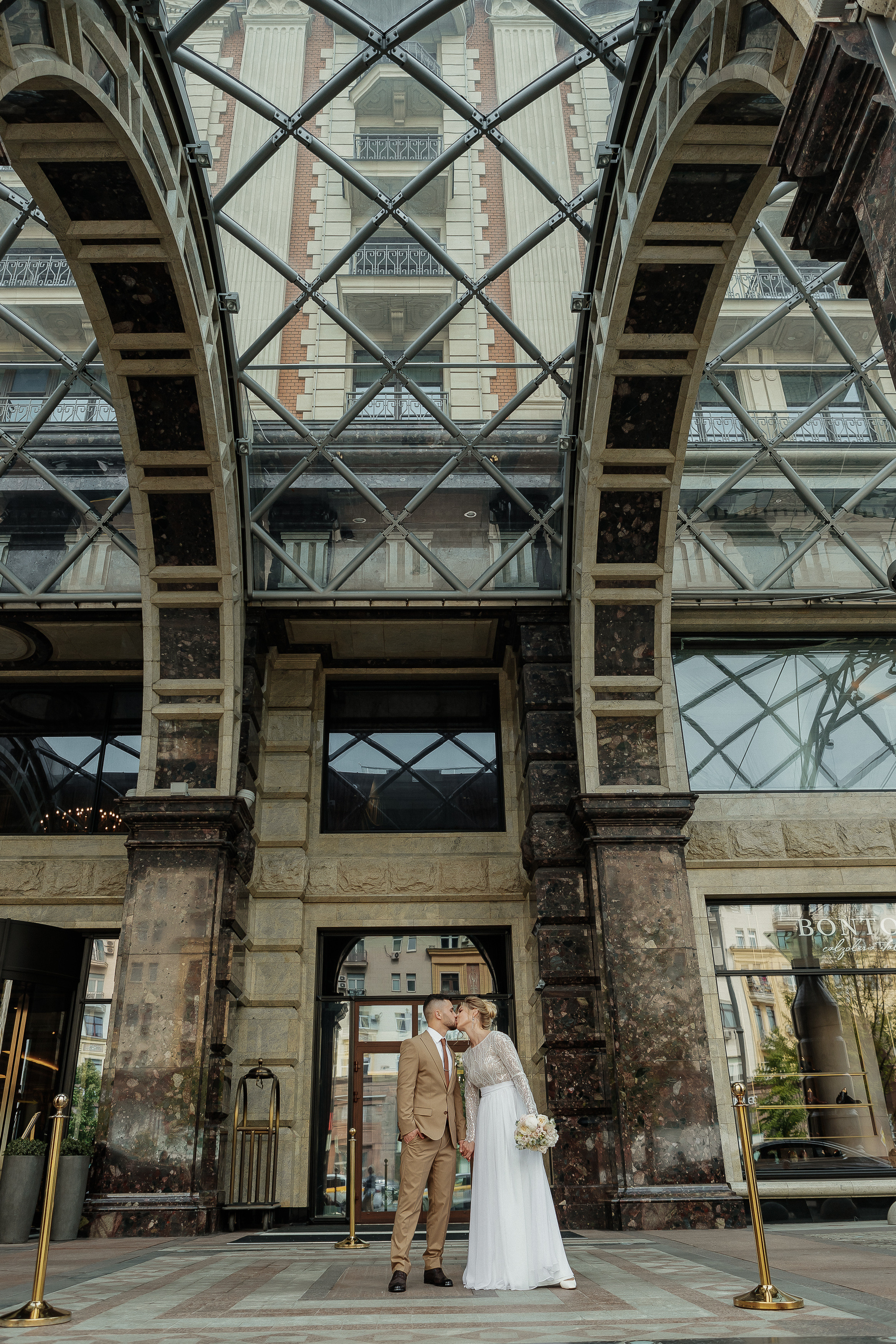 Регистрация в отеле «Националь». Фотограф Москва, Балашиха, МО. Свадьбы, репортажи, контент, портреты