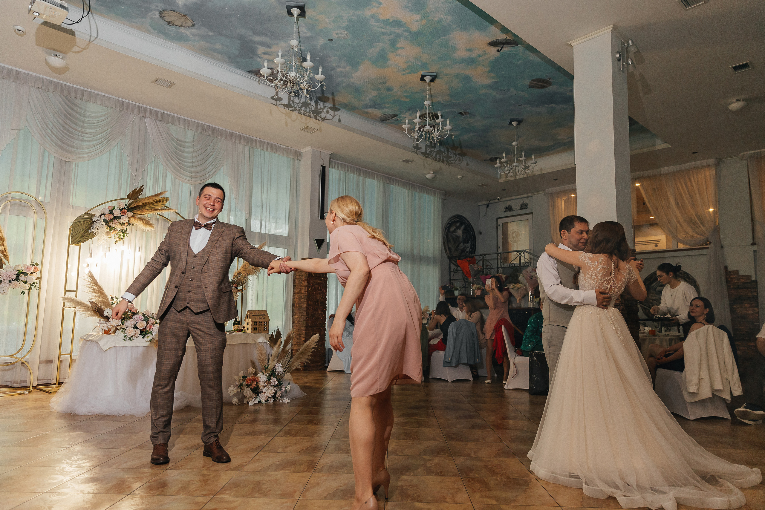 Свадебный банкет в загородном клубе Дольче. Фотограф Москва, Балашиха, МО. Свадьбы, репортажи, контент, портреты