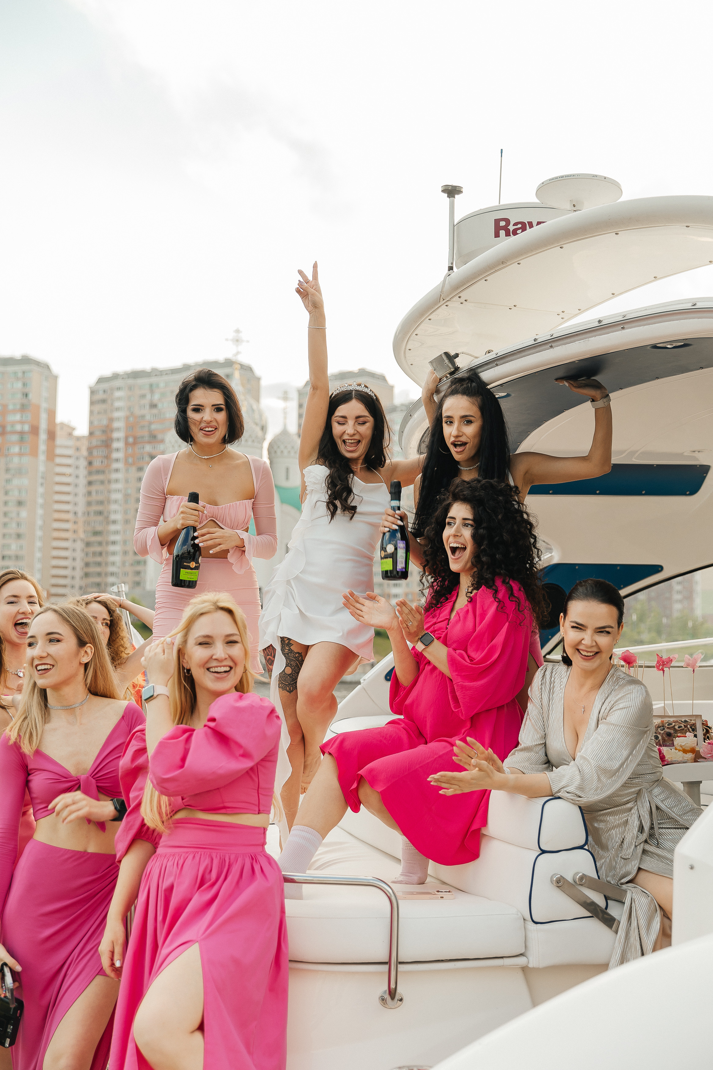 Девичник на яхте. Фотограф Москва, Балашиха, МО. Свадьбы, репортажи, контент, портреты
