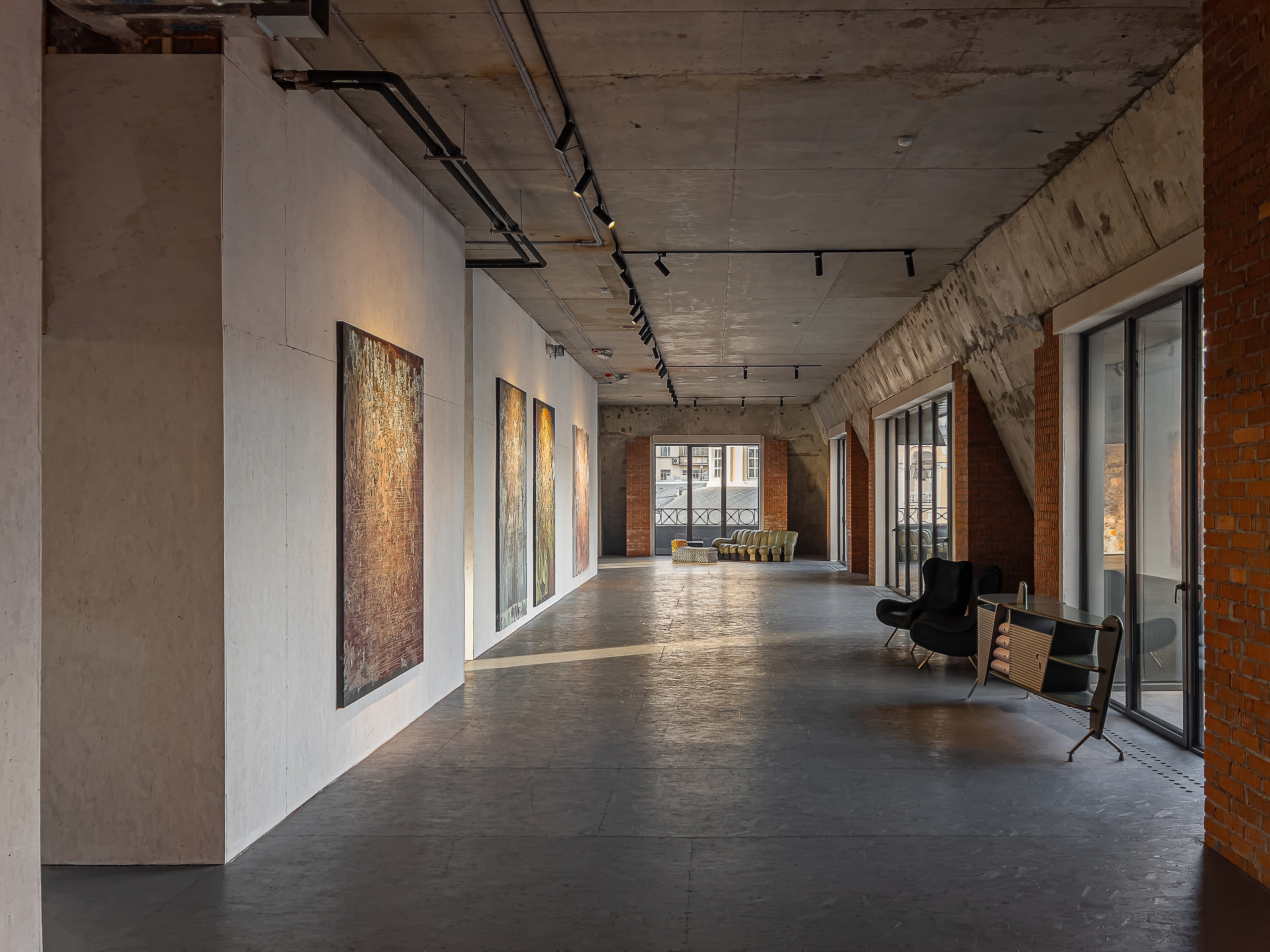 Галерея Vladey, дом с Атлантами. Иван Благушин. Интерьерный и архитектурный фотограф в Москве и Санкт-Петербурге