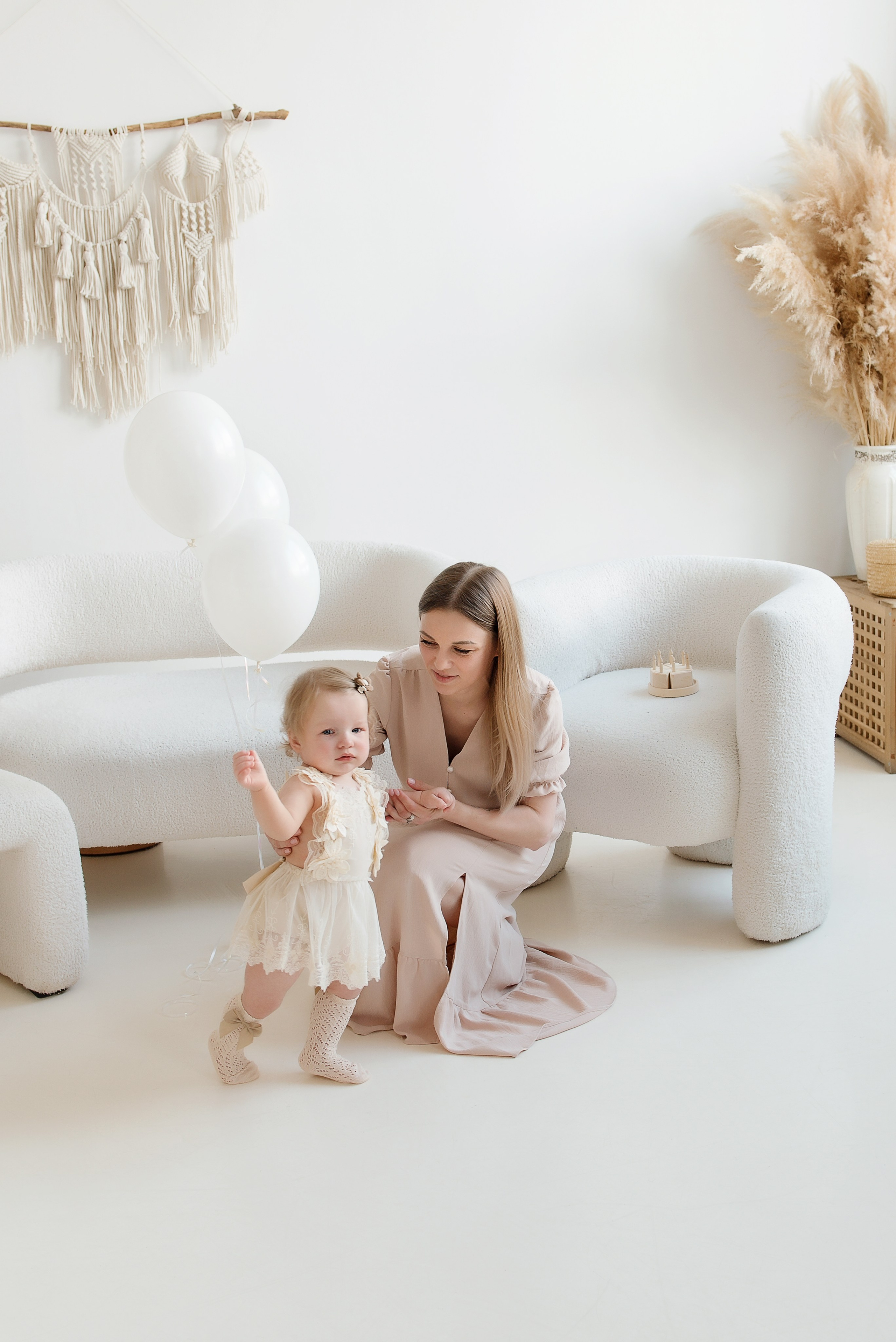 Семейная фотосессия 1 год в Москве. Детский фотограф в Долгопрудном и Москве