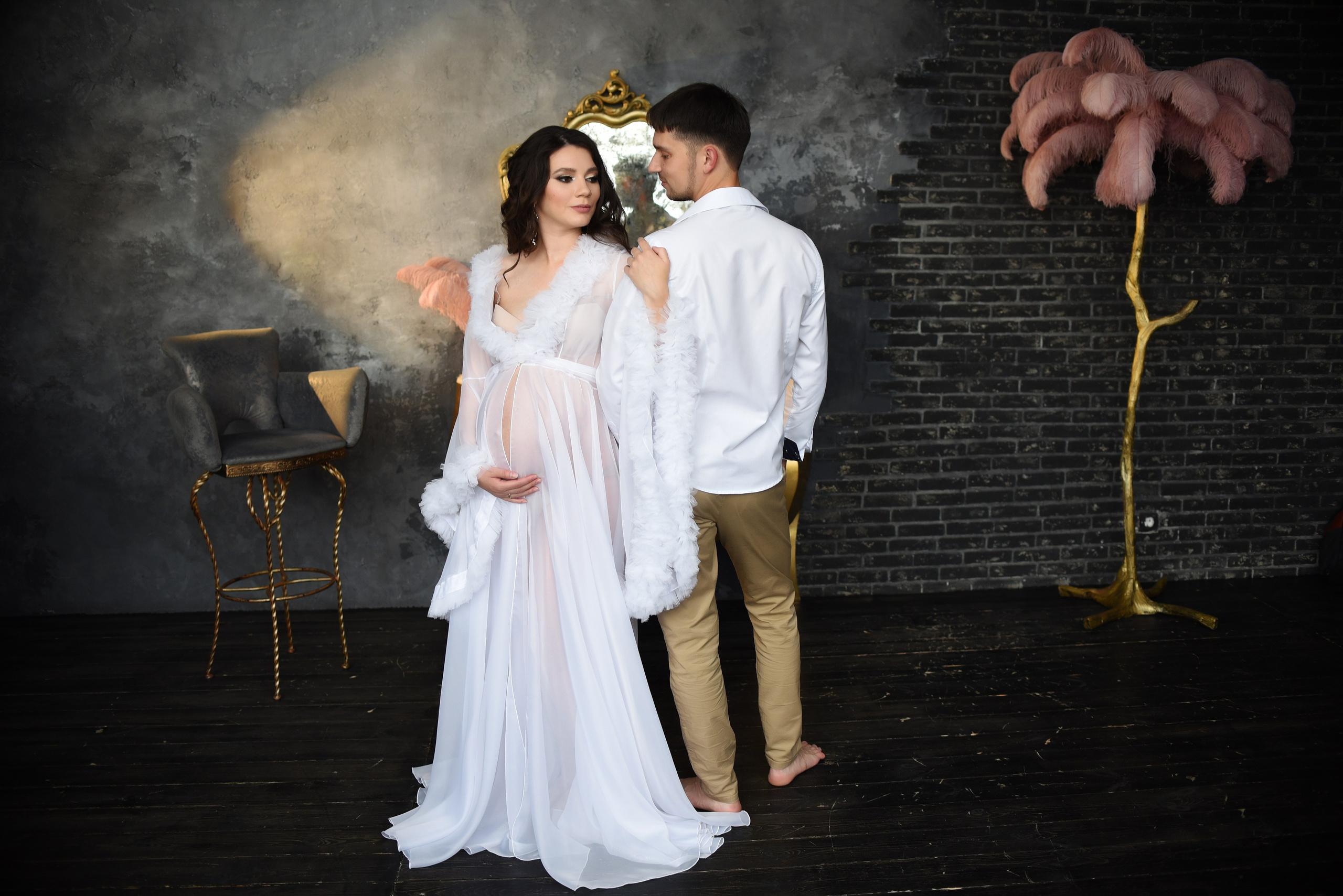 Фотосессия беременности студийная съемка. Свадебный, семейный, детский, контент фотограф в Омске Максим Ильин