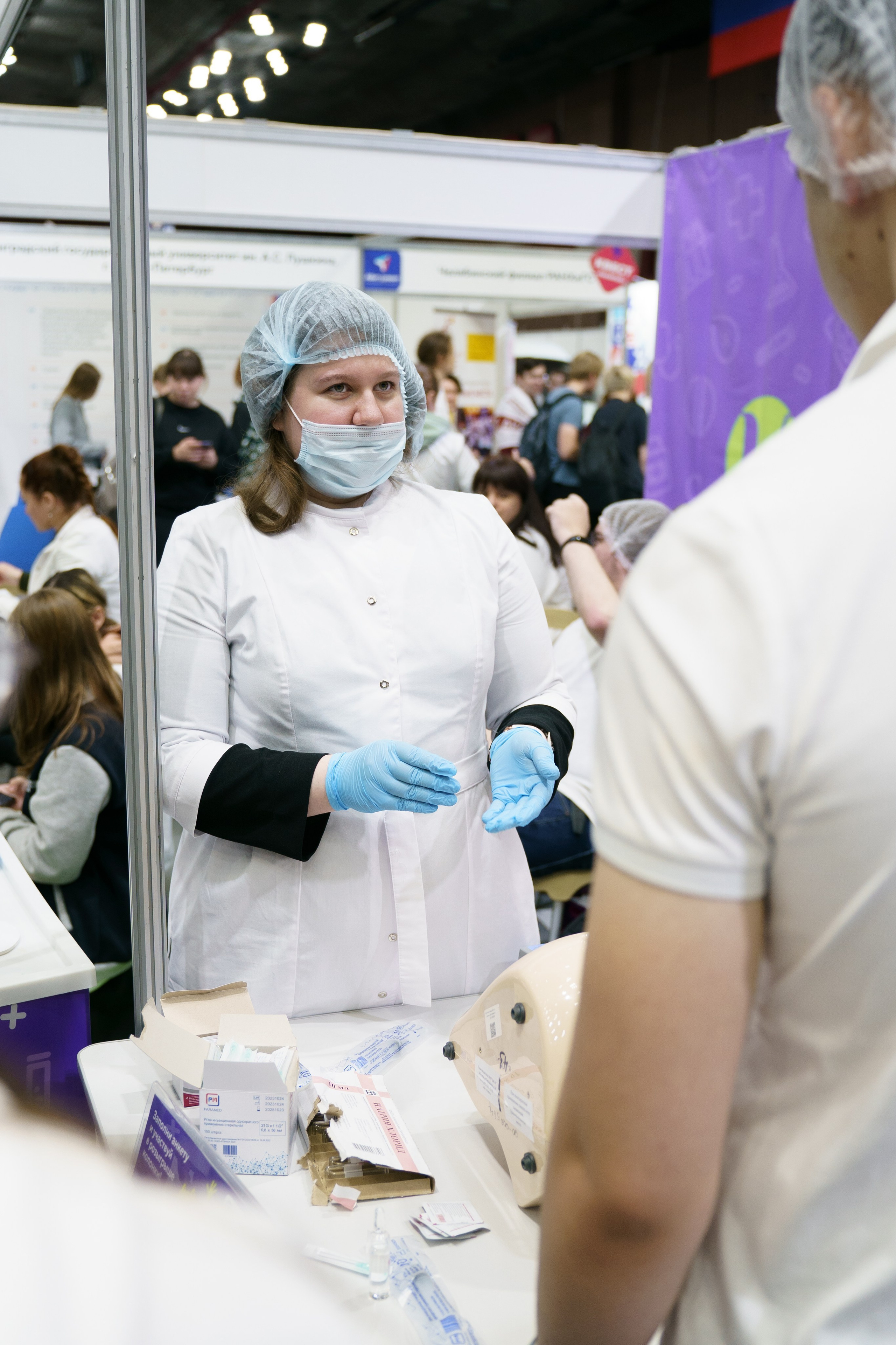 Выставка Абитуриент. Видеограф и Фотограф в Челябинске Ксения и Владимир Рюмины