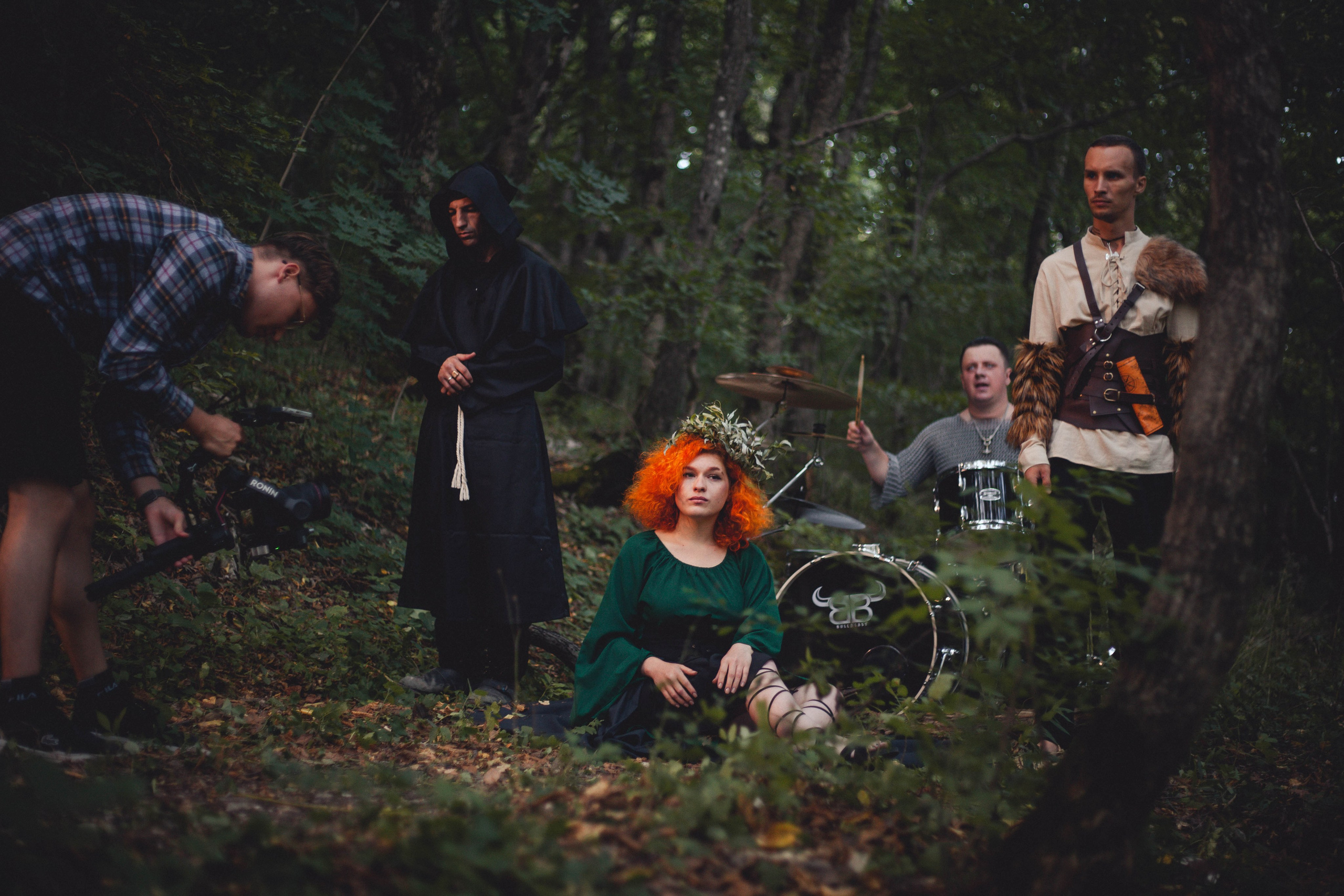 Клип. Уличный фотограф Города N