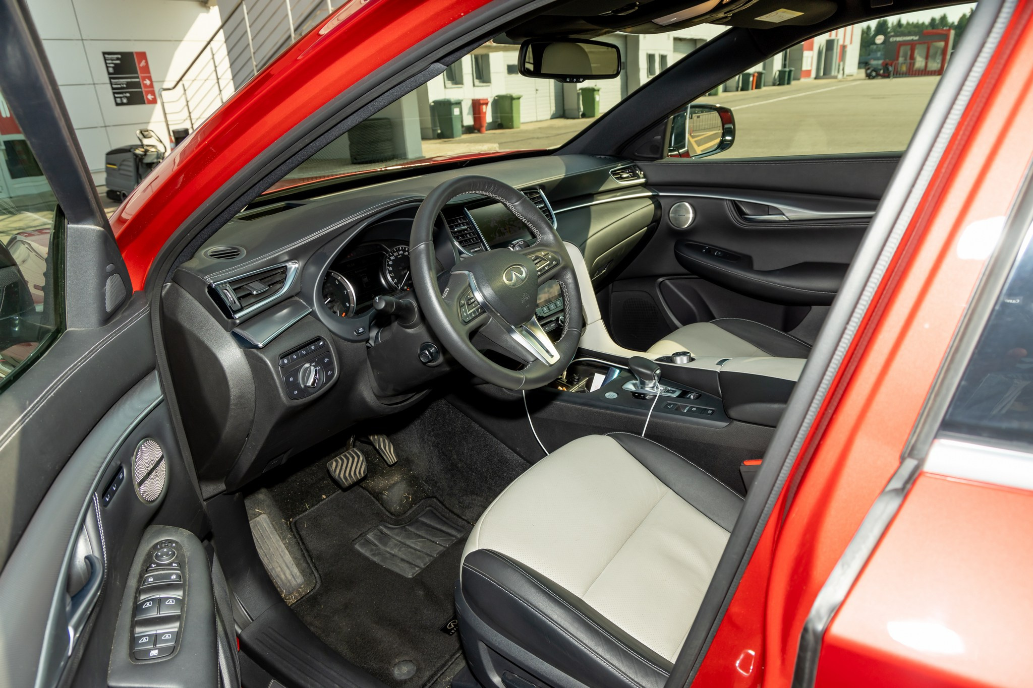 Infiniti QX55. Репортажный, семейный и студийный фотограф в Москве Демин Алексей