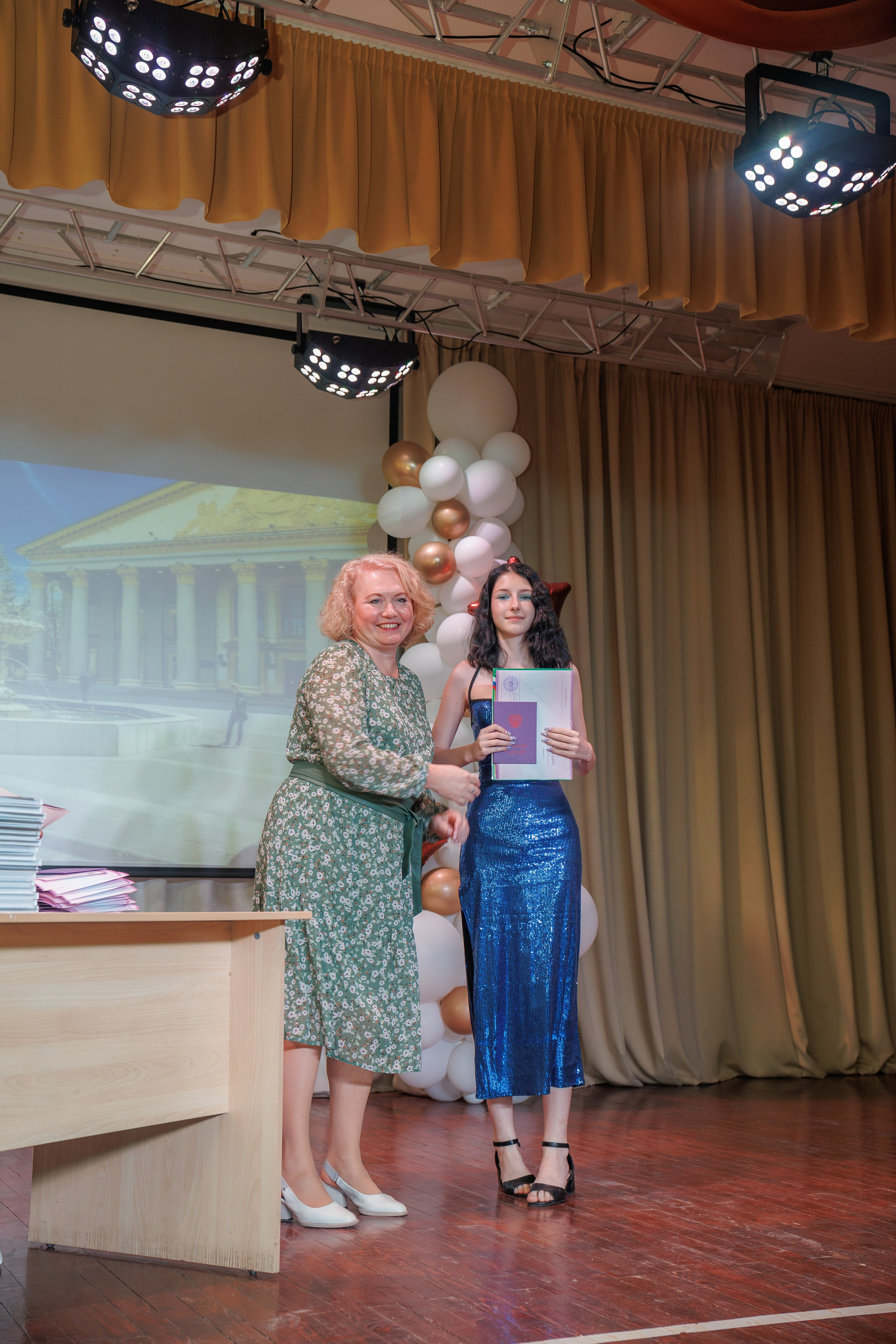 Вручение аттестатов. Свадебный и семейный фотограф в Новосибирске Ирина Дорошкова