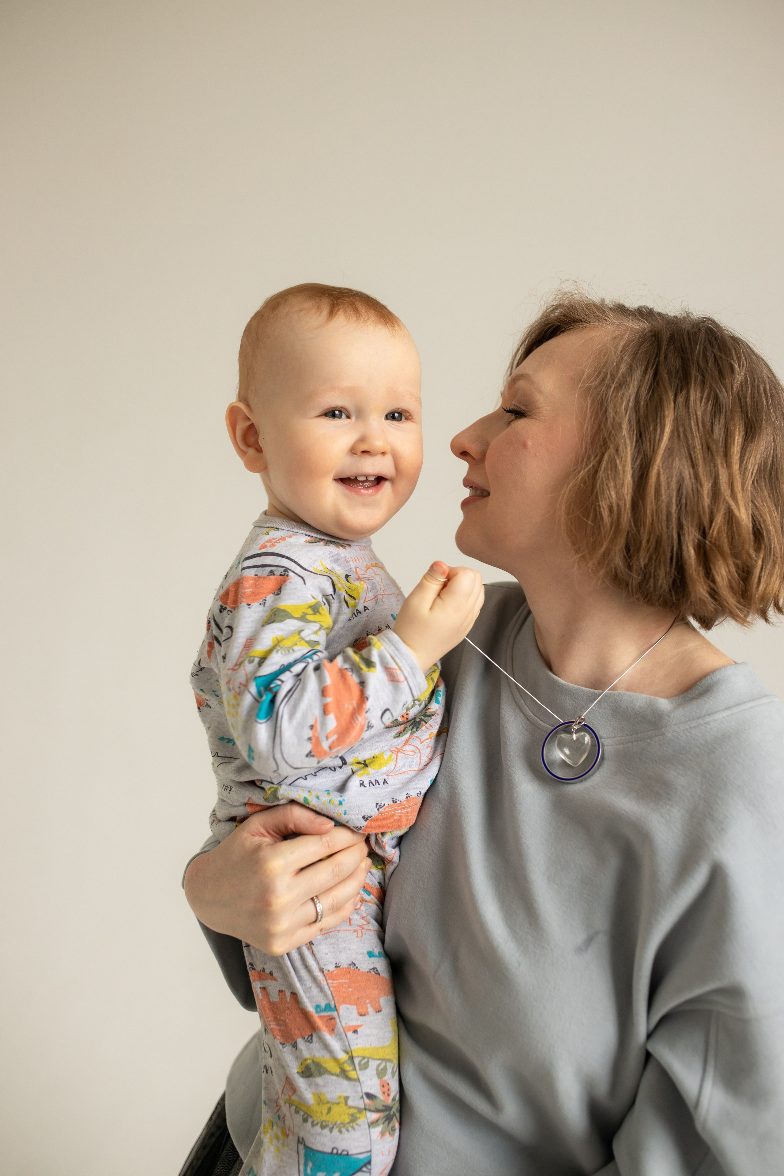 Семейная фотосессия на циклораме с естественным светом. Фотограф в Железнодорожном и Балашихе