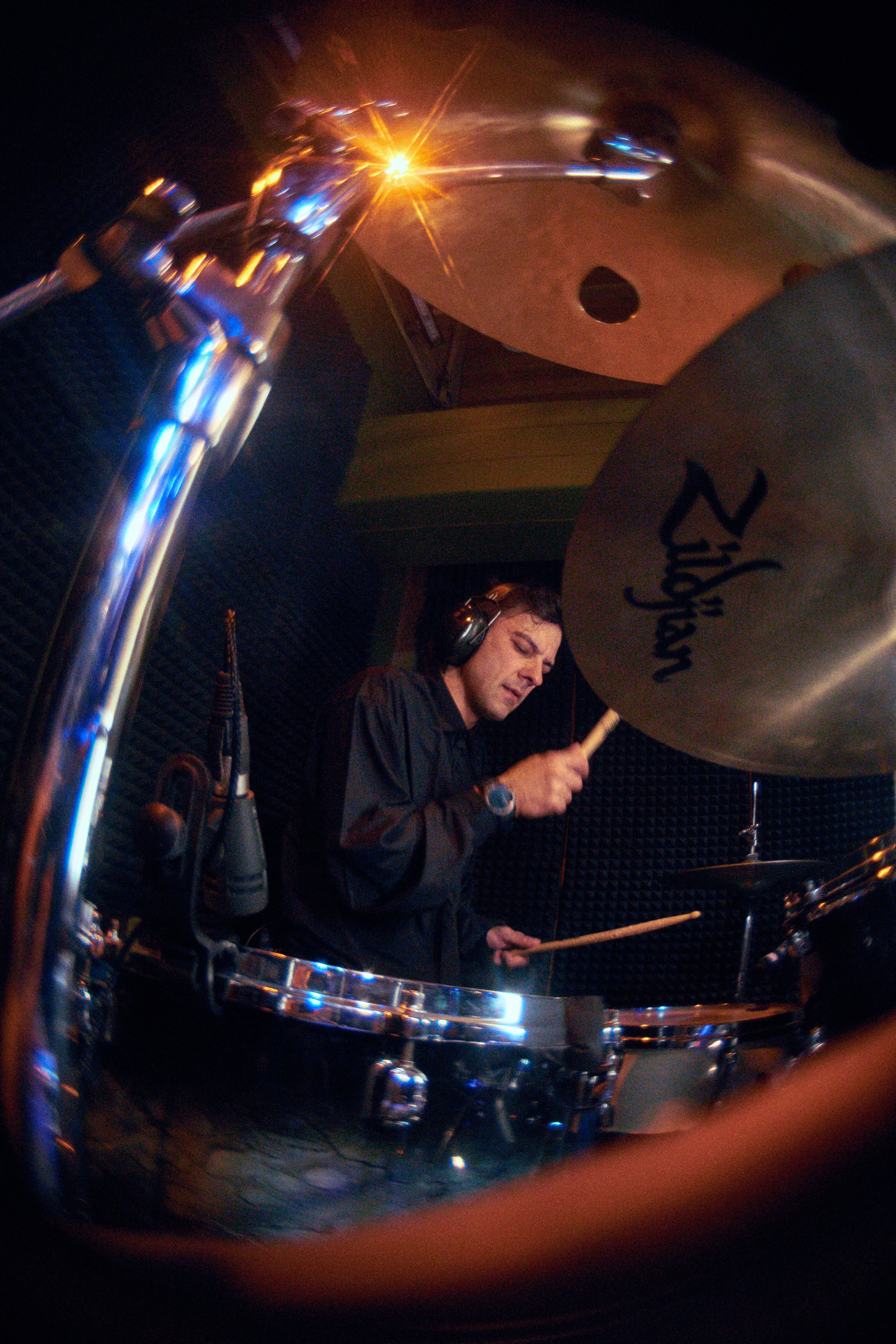 ГОЛОВА МУЭССЫ — КОНЦЕРТ 18-10-2025 В КИТАЙСКОМ ЛЕТЧИКЕ. Фотография для артистов