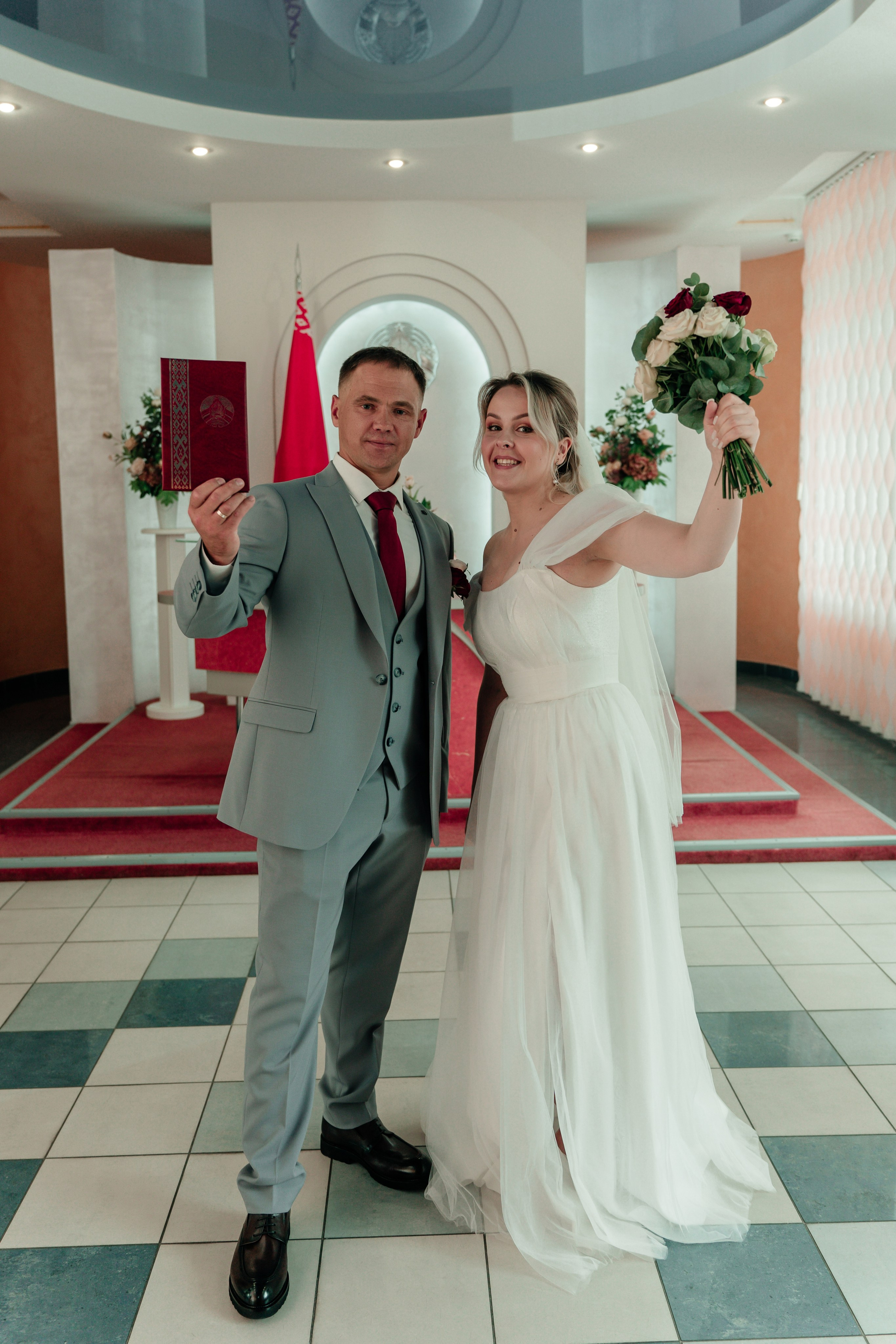 ЗАГС Партизанского района (большой зал). Ваш семейный фотограф в Минске — Вика Трегубова