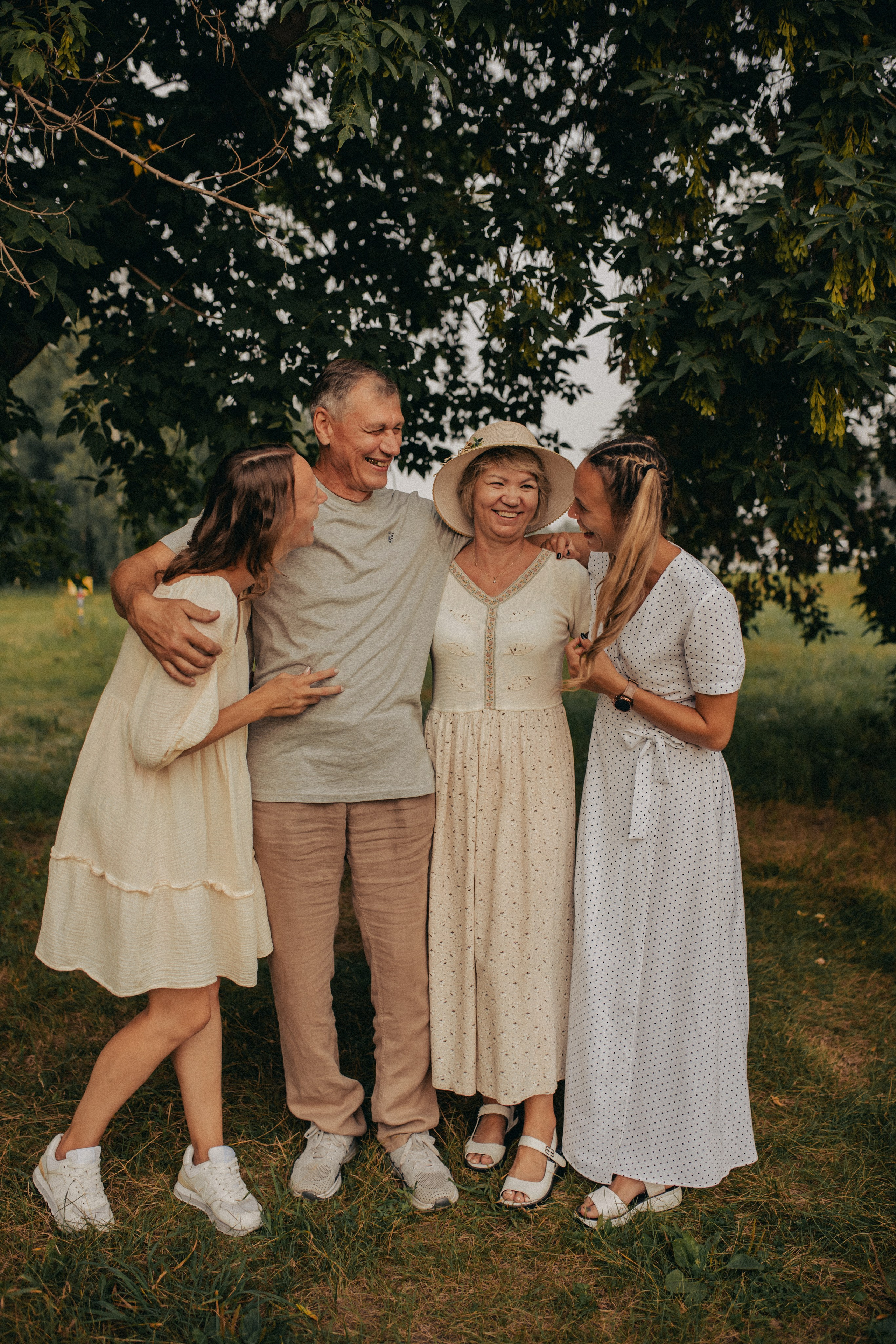 Во дворе нашего дома. Свадебный фотограф Новосибирск