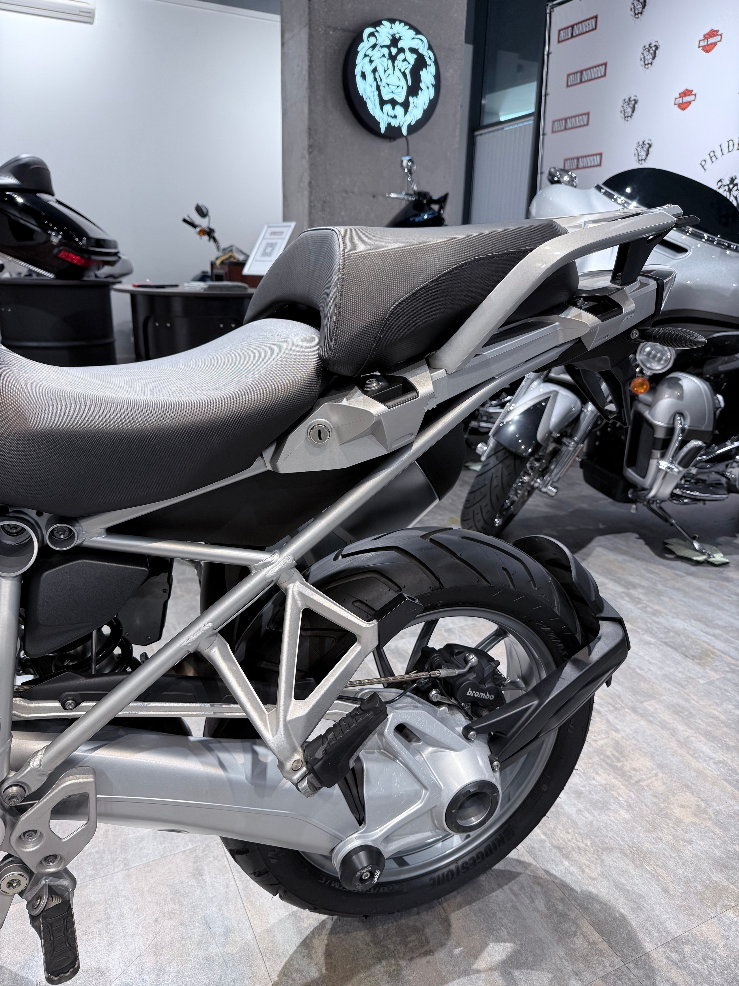 BMW R1200GS Alpine White. Hello Davidson, Москва. Только хорошие мотоциклы…