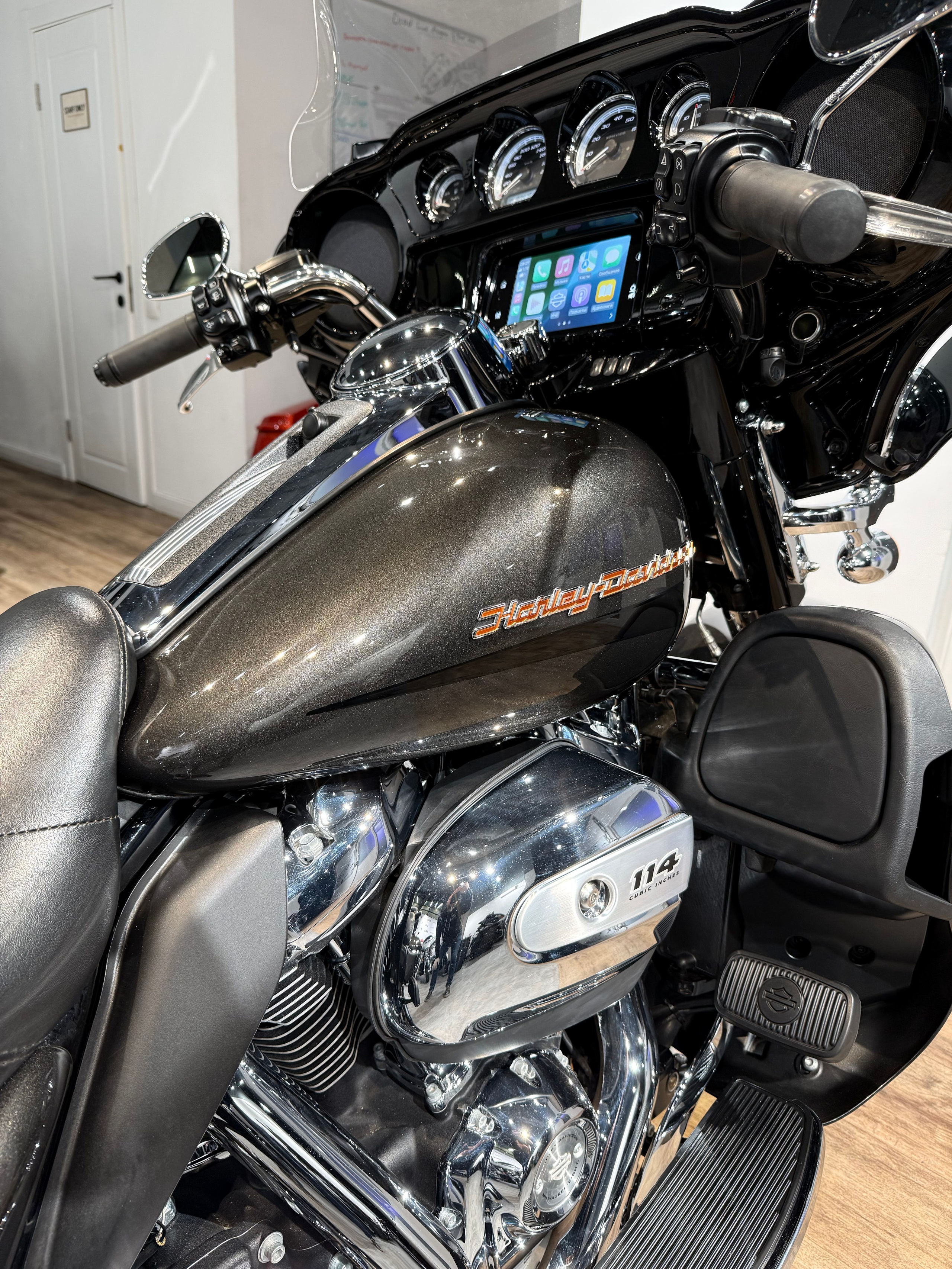 114 Electra Glide Limited (KessTech). Hello Davidson, Москва. Только хорошие мотоциклы…