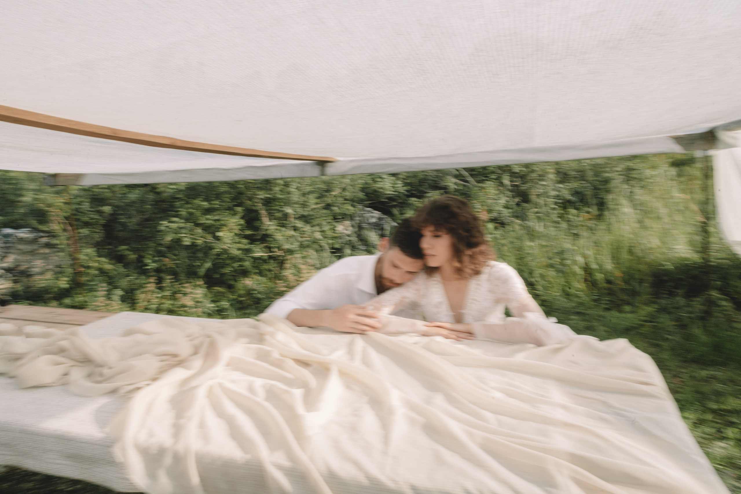 Свадебная фотосессия в Щелкино ,Бухта Космонавтов. Выездная церемония на берегу моря Крым. Свадебный и семейный фотограф и видеограф, Крым, Москва, Санкт -Петербург