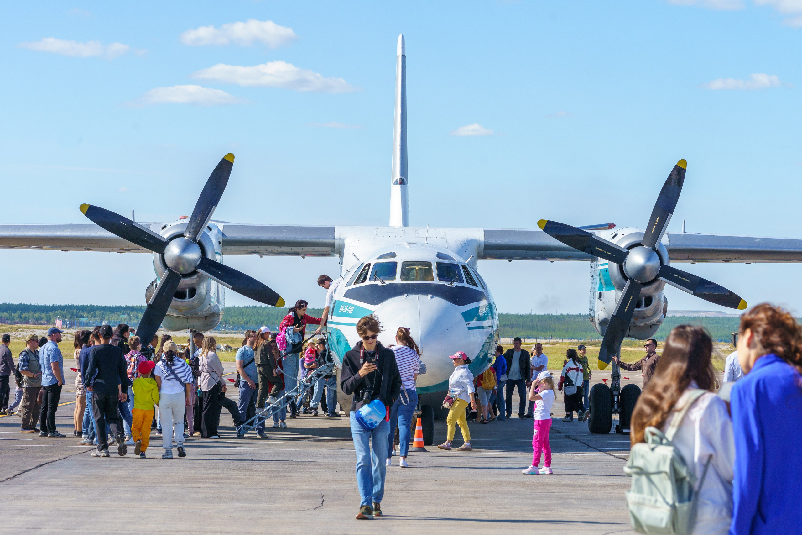 День Авиации в Мирном. Фотограф Григорий ИФтодий
