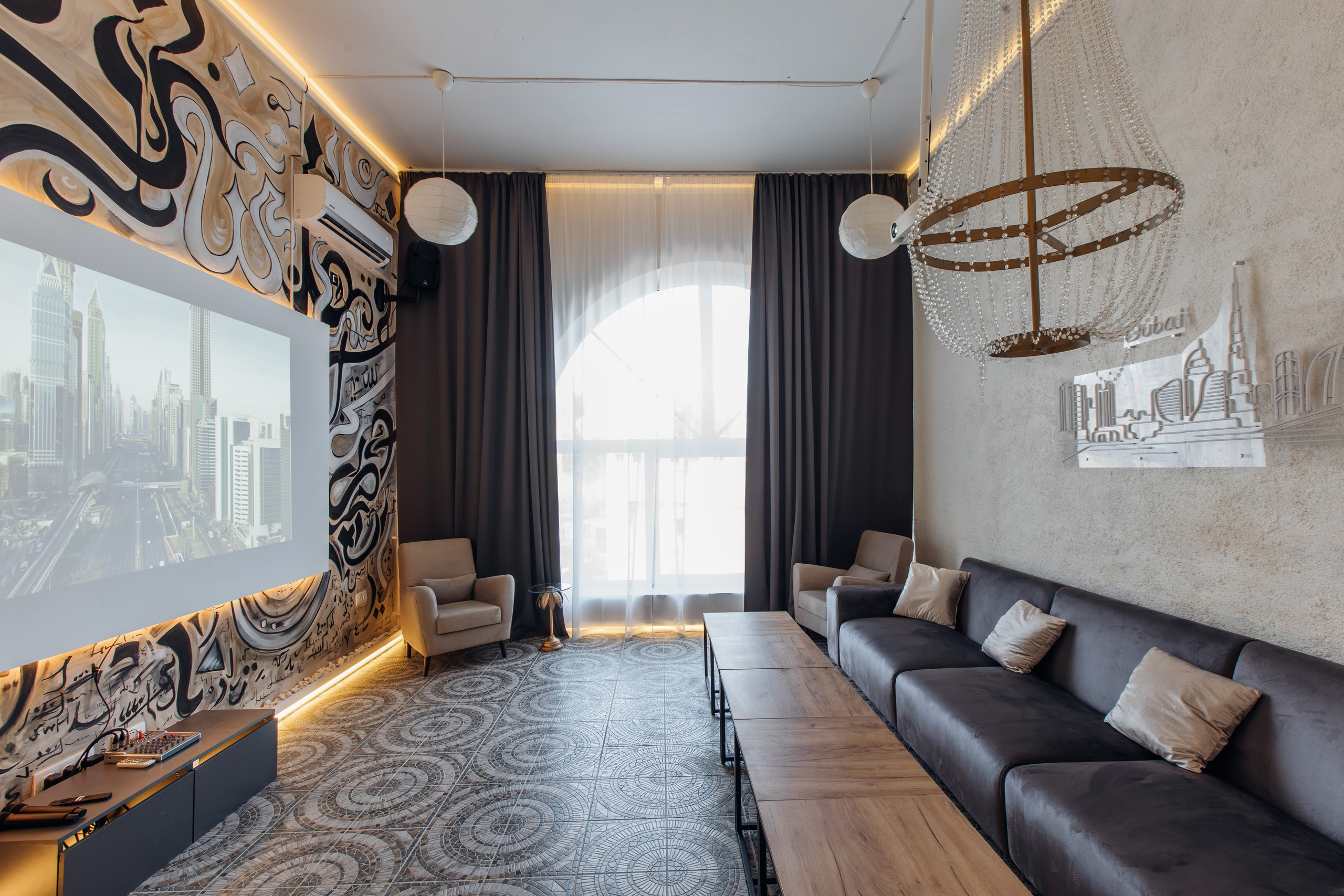 Дубай (лето). Аренда лофта в СПб для мероприятий