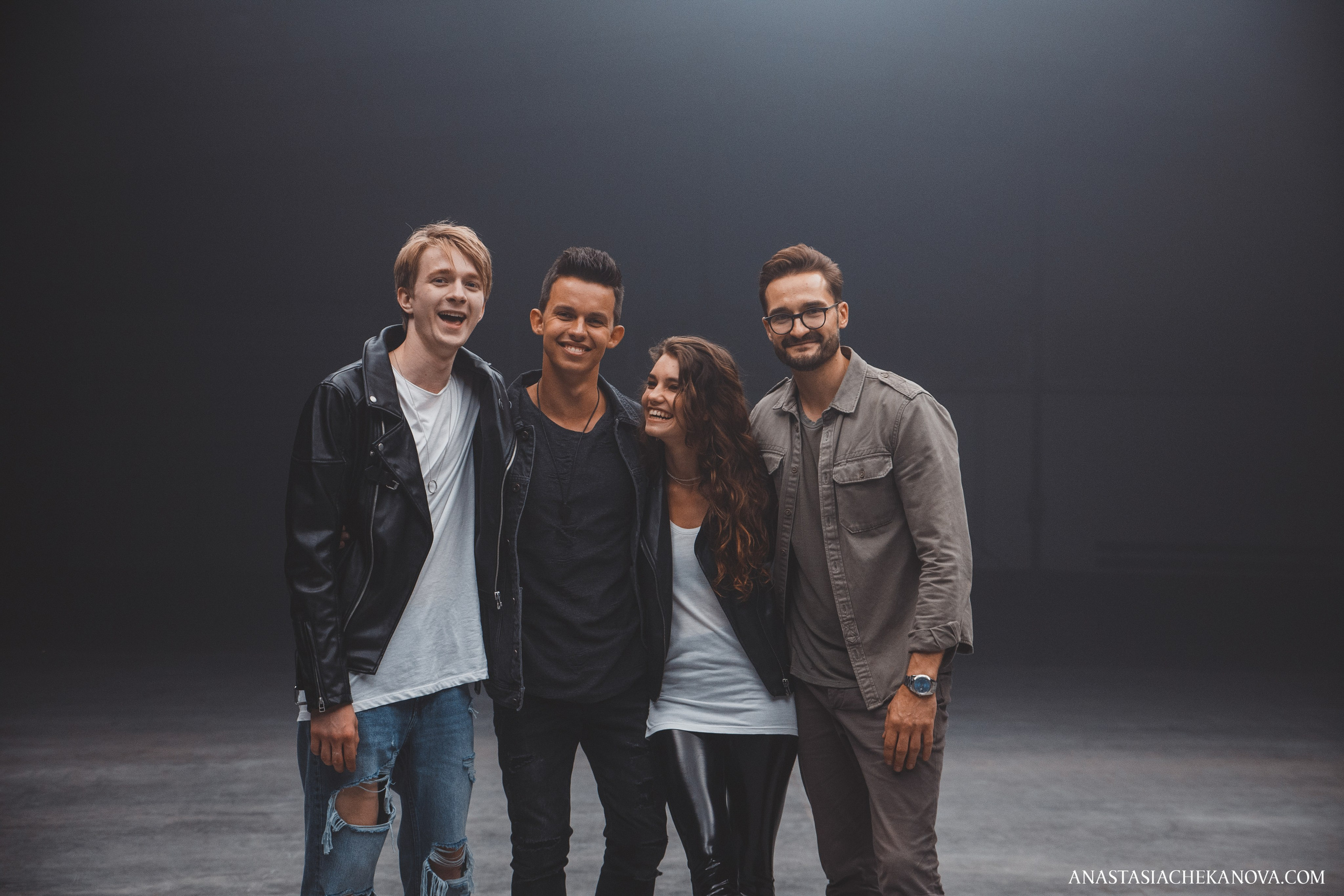 Backstage съемки клипа группы DVOE. Концертный и бурлеск фотограф Москва