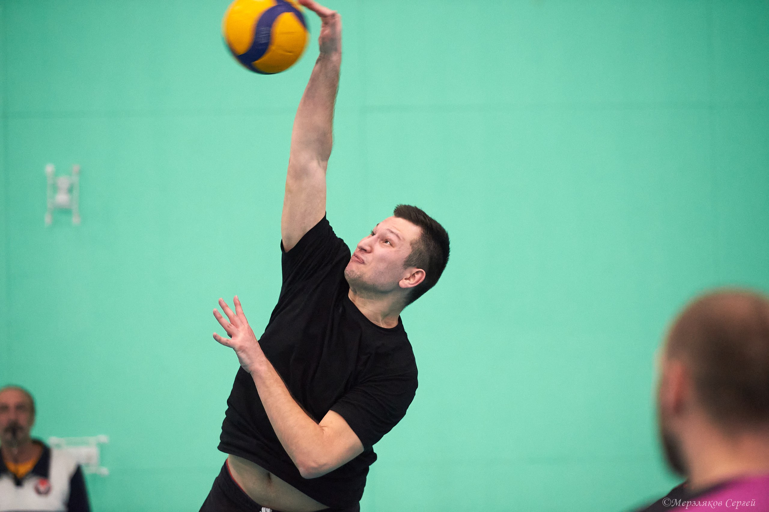 Новогодний волейбольный турнир. Ижевск. 16.12.23. Спортивный репортажный фотограф в Ижевске Сергей Мерзляков
