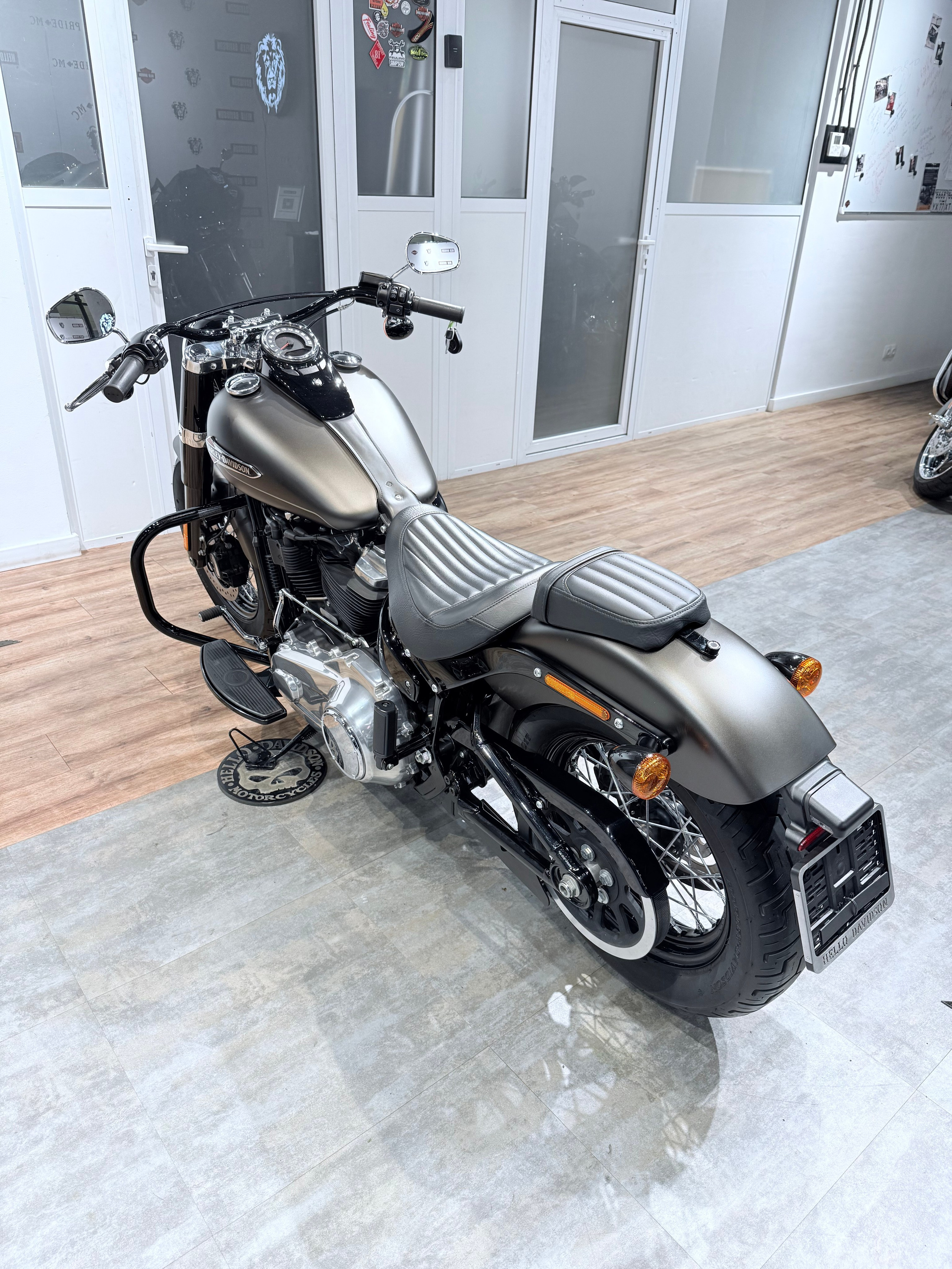 2022 Softail Slim (Rock RIver Denim). Hello Davidson, Москва. Только хорошие мотоциклы…