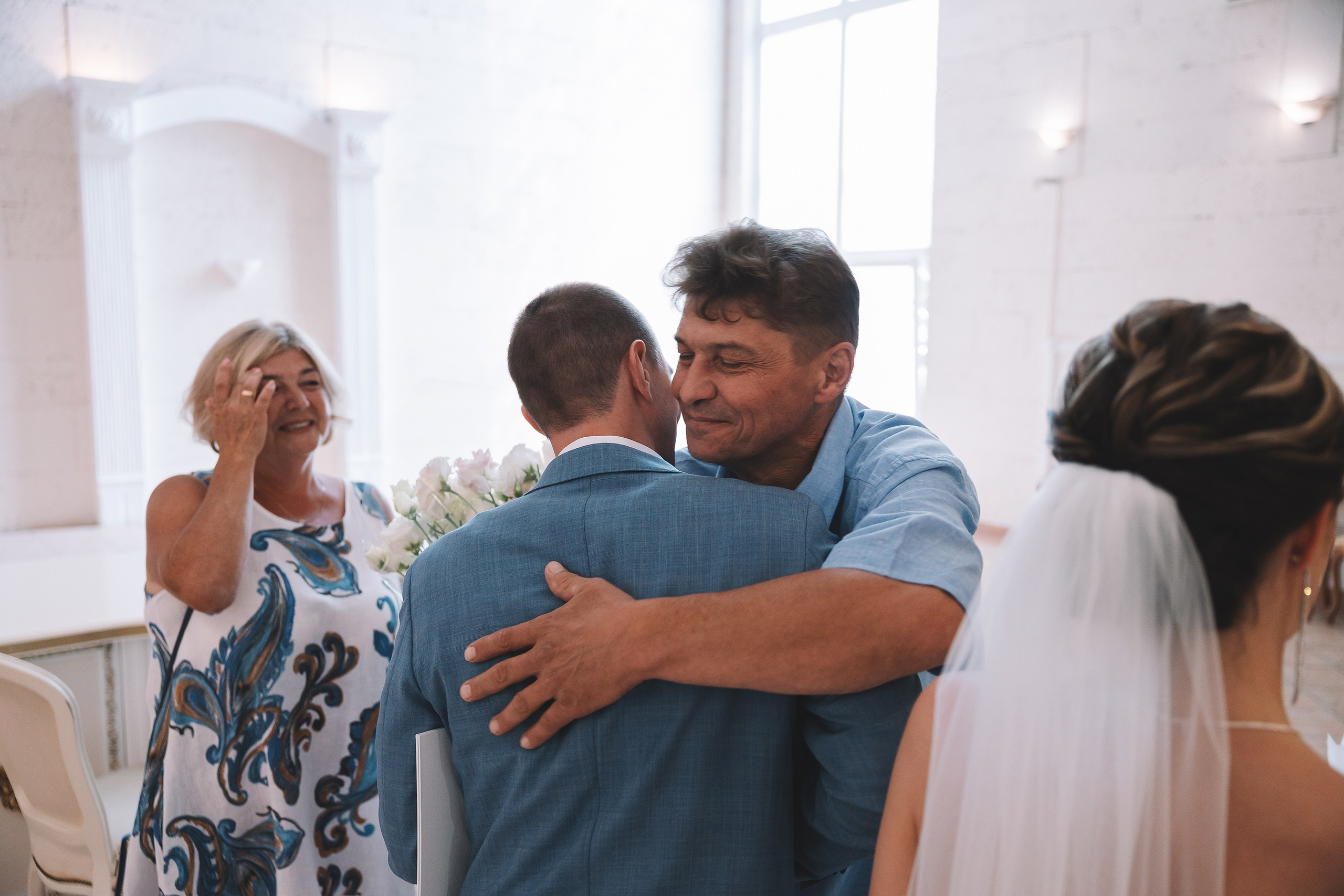 Свадебная фотосессия с росписью в ЗАГСе Видное и фотосессией с машиной. Свадебный фотограф в Москве — Оскар Гелманов