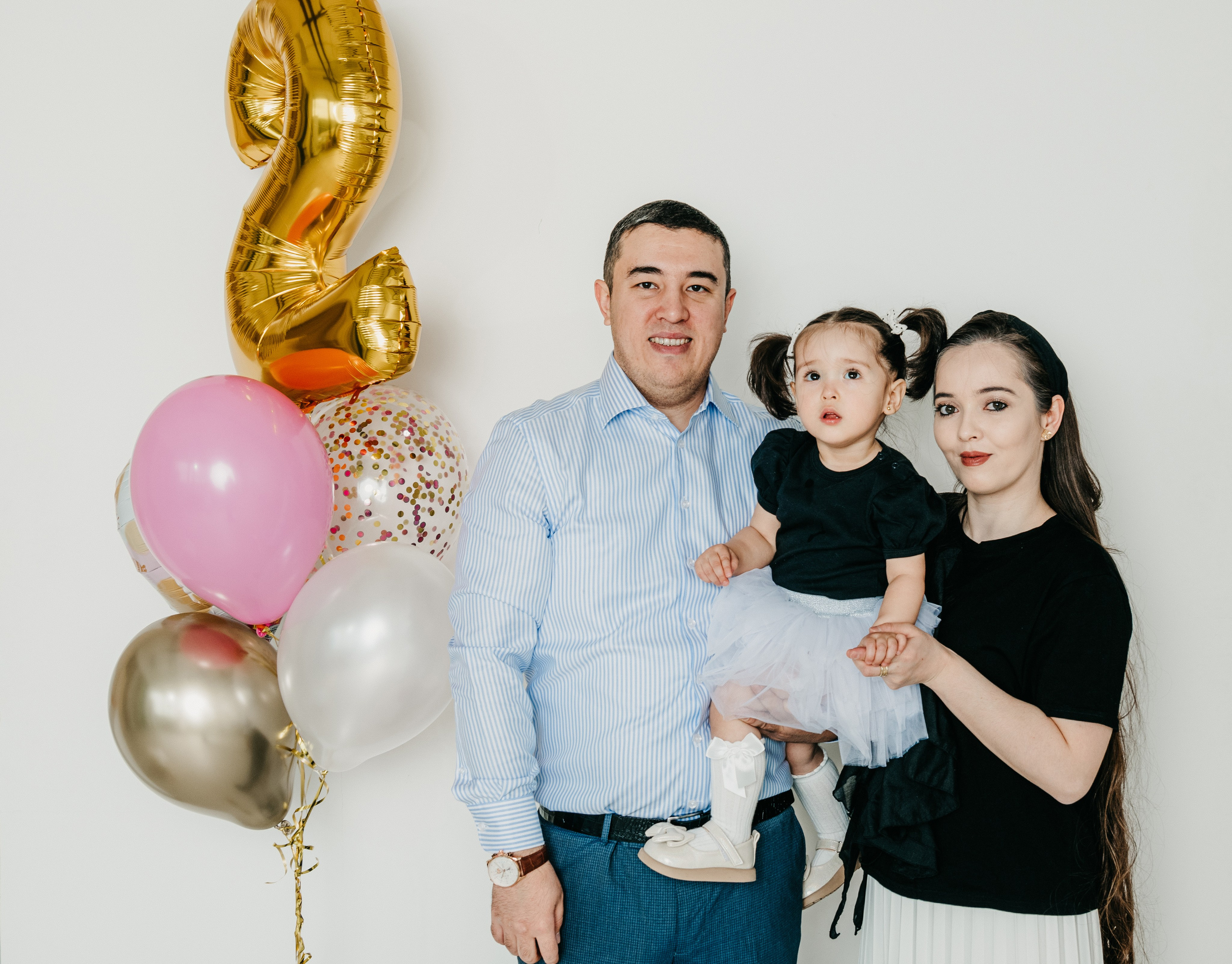 Майя с семьей. Фотограф на выписку из роддома в Москве и МО