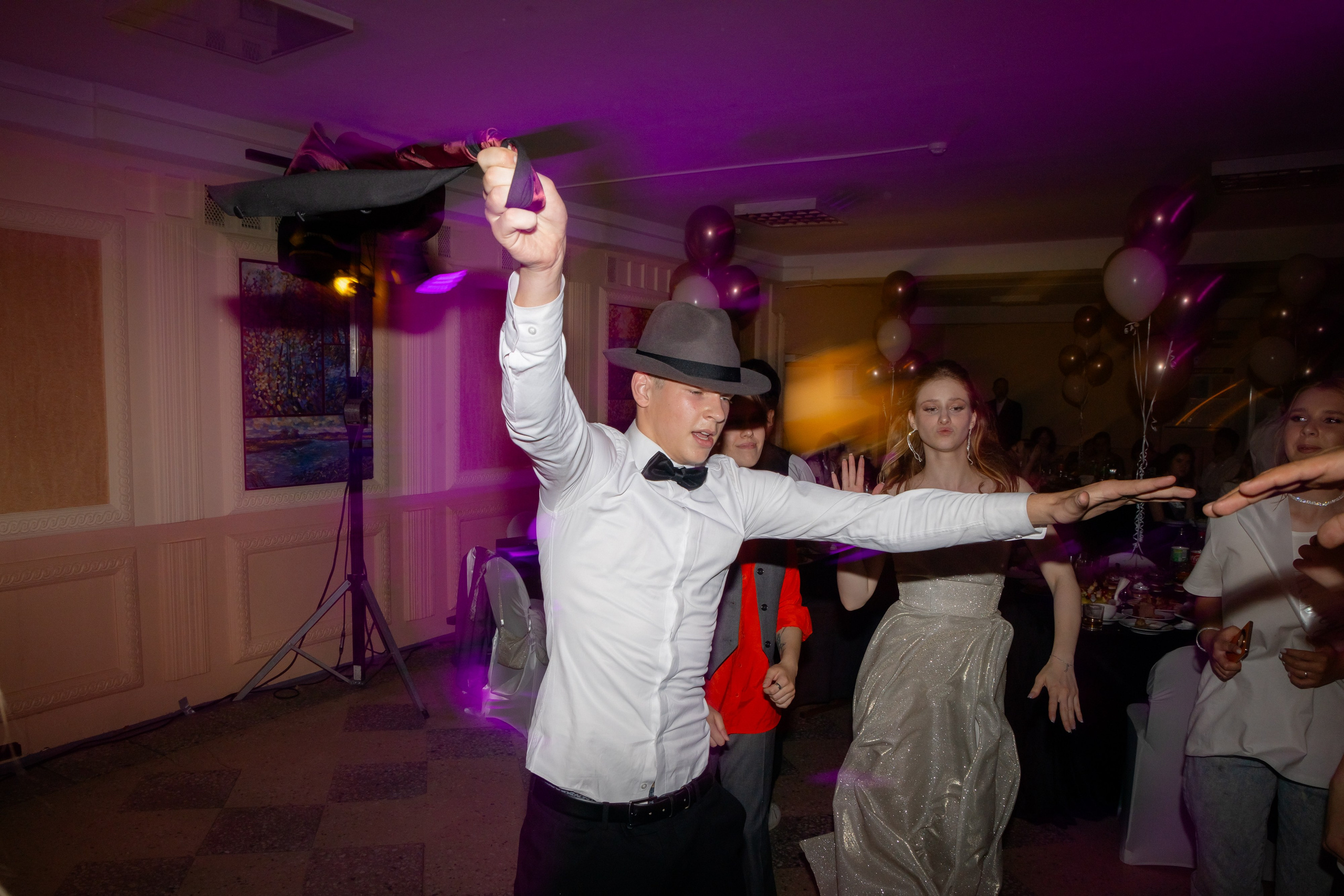 Школьный выпускной 2024 год в Соколе (Минск). Свадебный фотограф в Минске/Беларуси Сергей Спиридонов