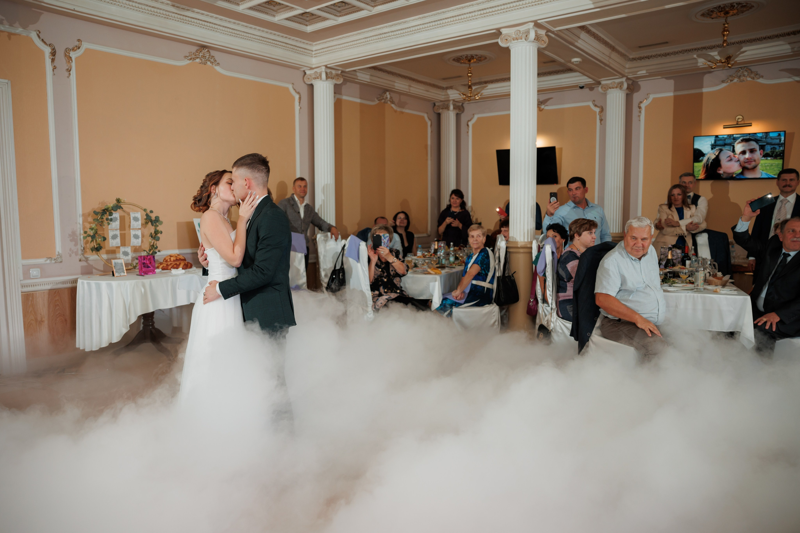 Константин и Дарья, ЗАГС ВДНХ, отель Soluxe, ресторан «Антик». Свадебный и репортажный фотограф (Москва, Королев и другие)