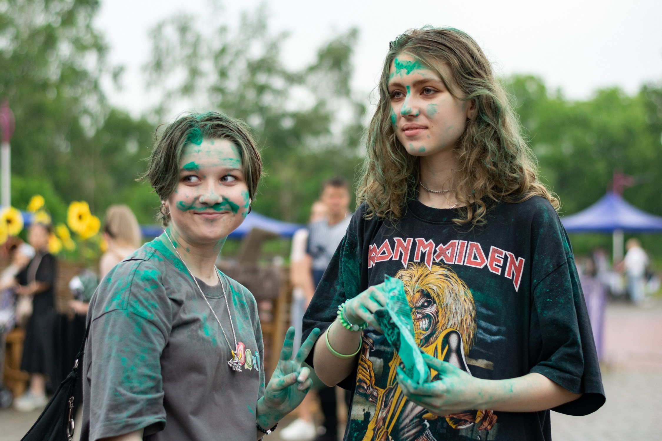 Антон Курдюмов фотограф в Хабаровске Рина Курдюмова фото27 foto27 Антон Дорофеев репортажный репортаж документалист Тони и Рина фотосоздатели День молодежи по-русски Хабаровск кинотеатр