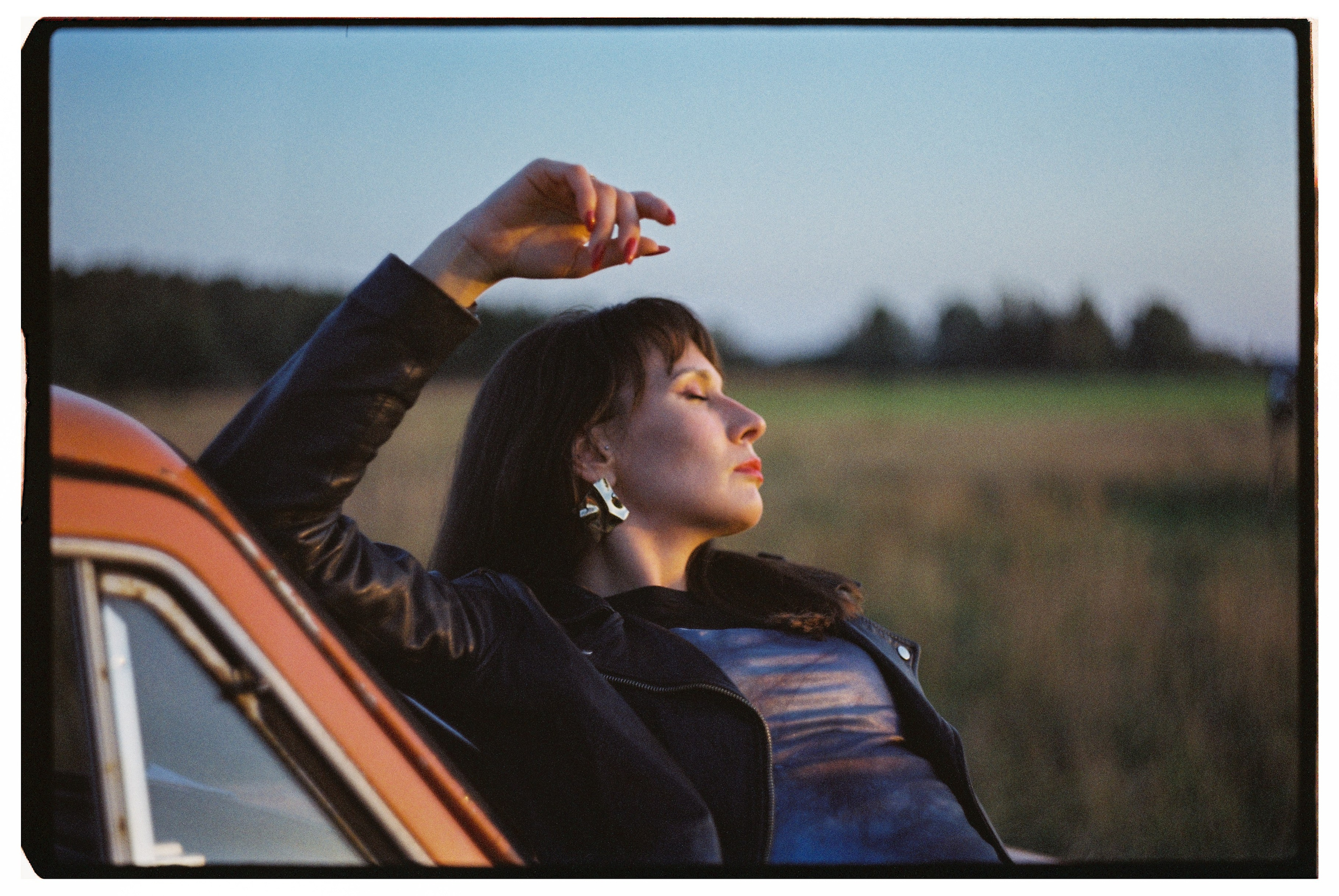 Портретная фотосессия на плёнку 35 мм на ферме в Санкт-Петербурге. Светлана Гопанюк. Портретный фотограф. Санкт-Петербург. СПб