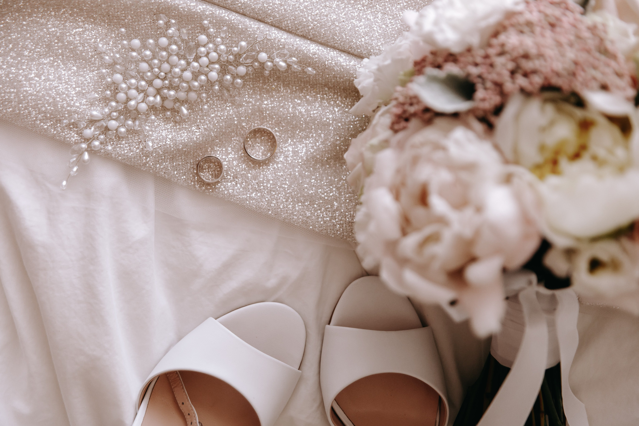 В Петербург приезжают жениться. Свадебный и семейный фотограф Арина Кулёва