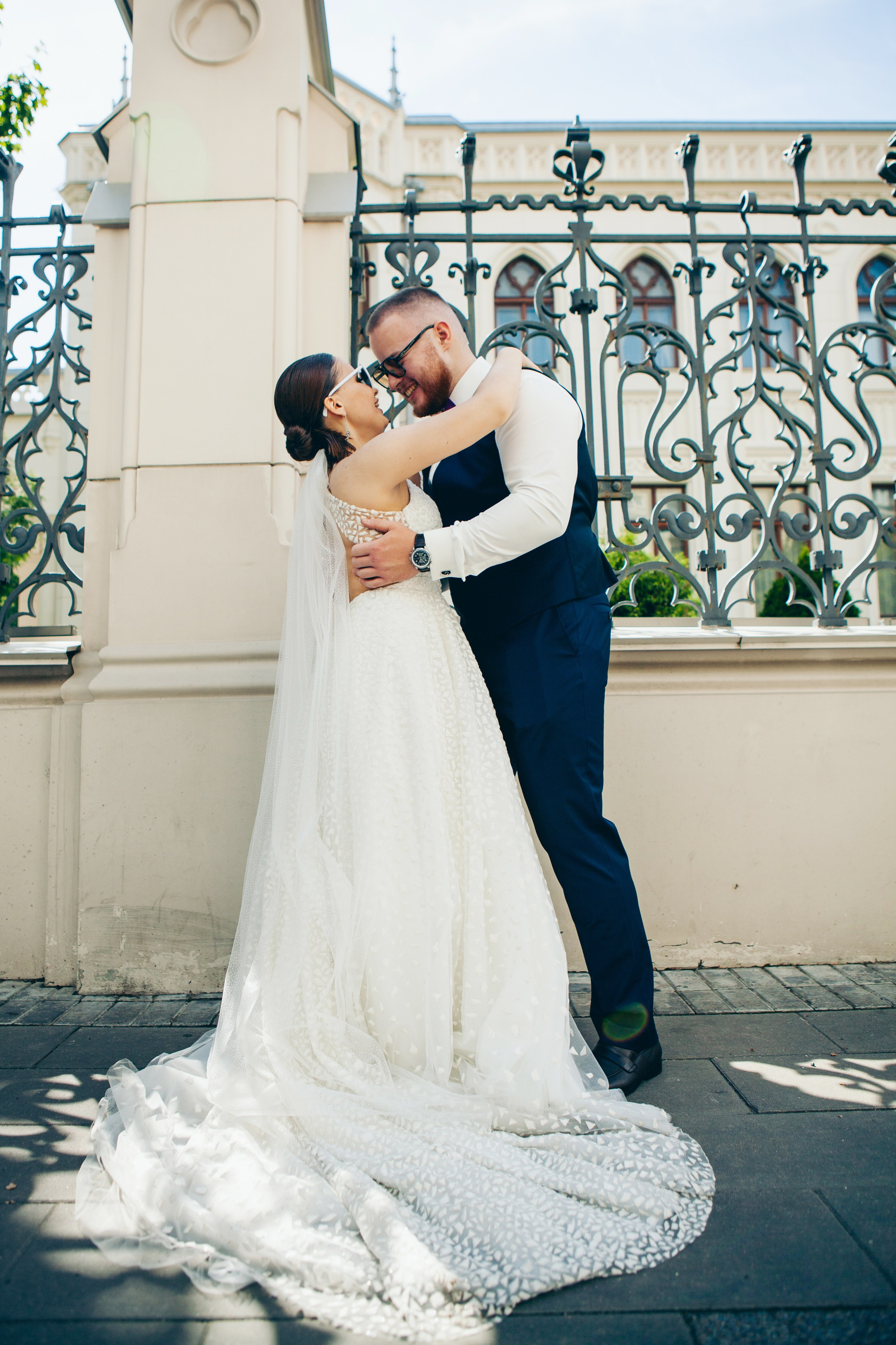 Свадебная фотосессия в отеле hartwell hotel и на патриарших прудах. Фотограф Ольга Ефремова