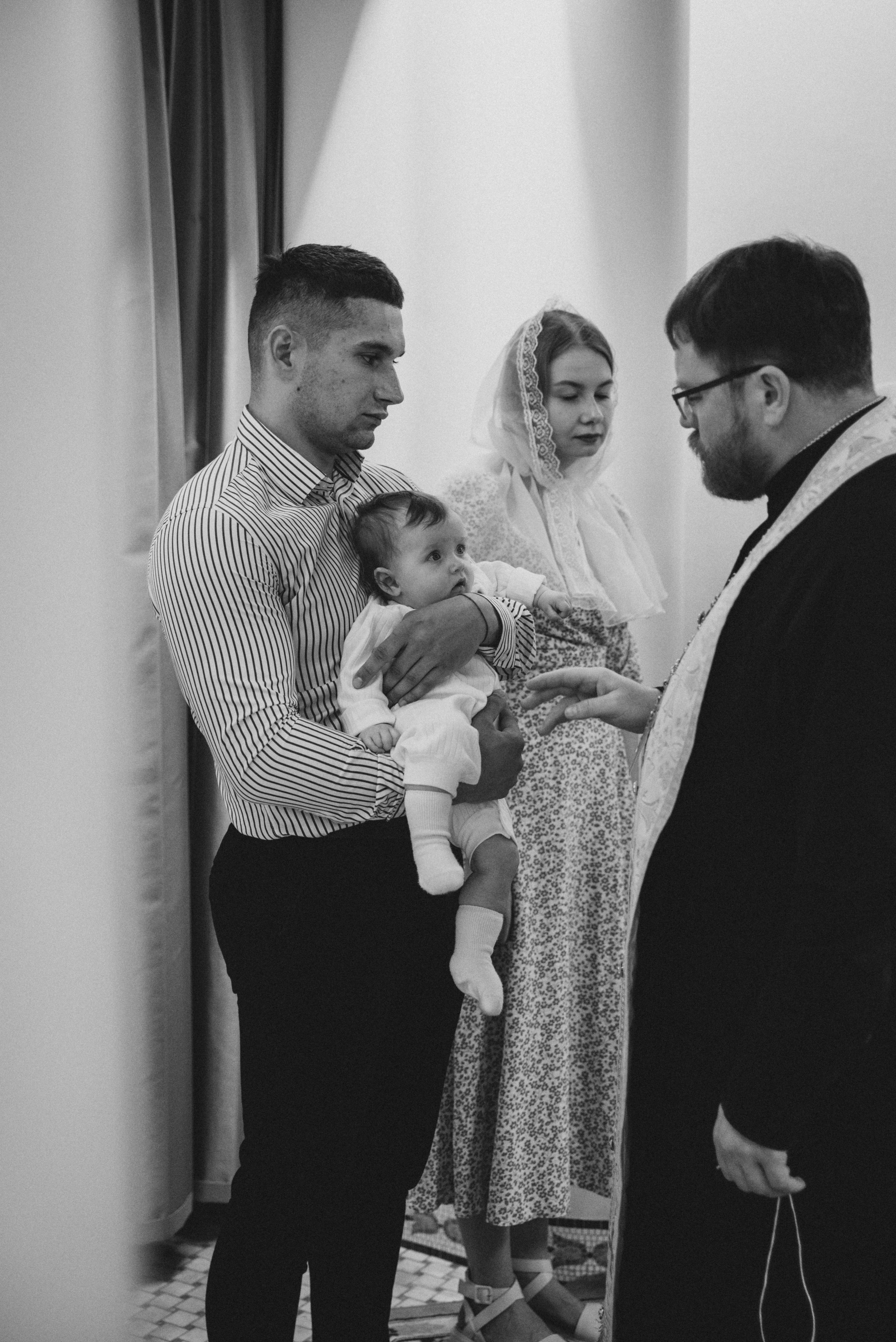 Крещение Варюши (Храм Святой Живоначальной Троицы). Семейный фотограф в Минске Дарья Дреко